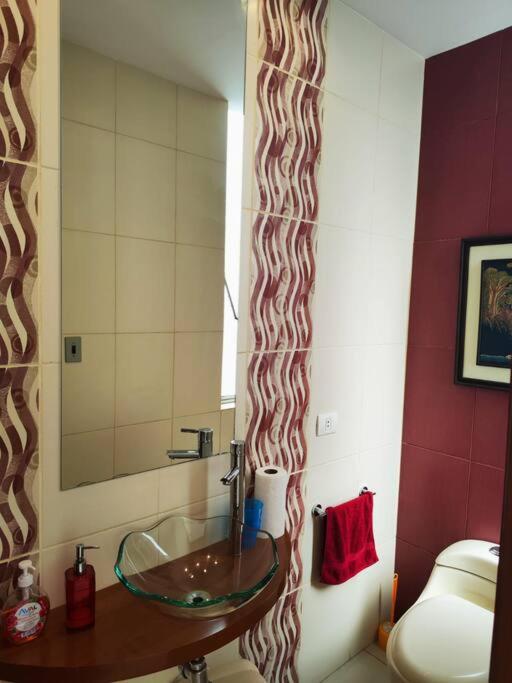 Casa Exclusiva Roble y Cristal