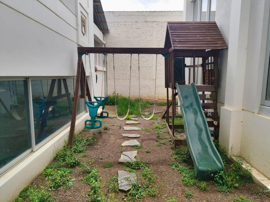 Casa Exclusiva Roble y Cristal
