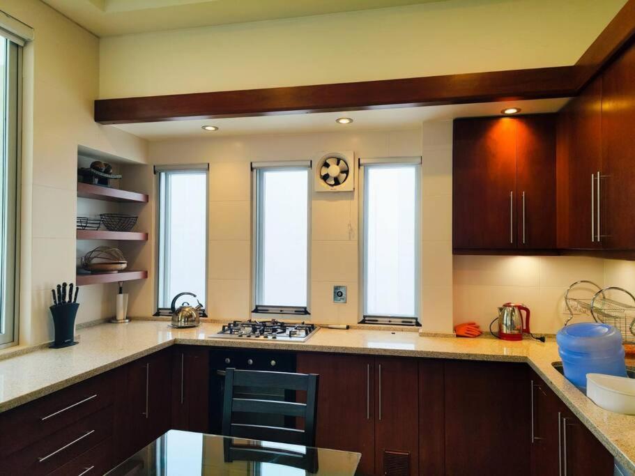 Casa Exclusiva Roble y Cristal