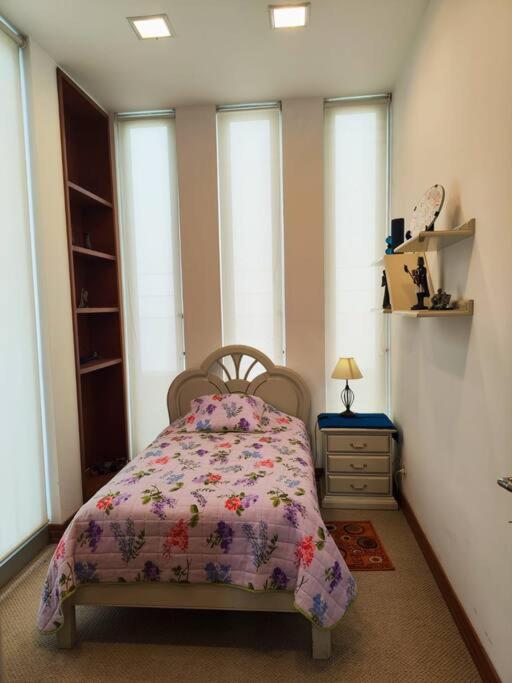 Casa Exclusiva Roble y Cristal