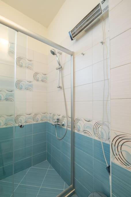 Very Central & Aristocratic 2 Bedroom Apartment with Air conditioning