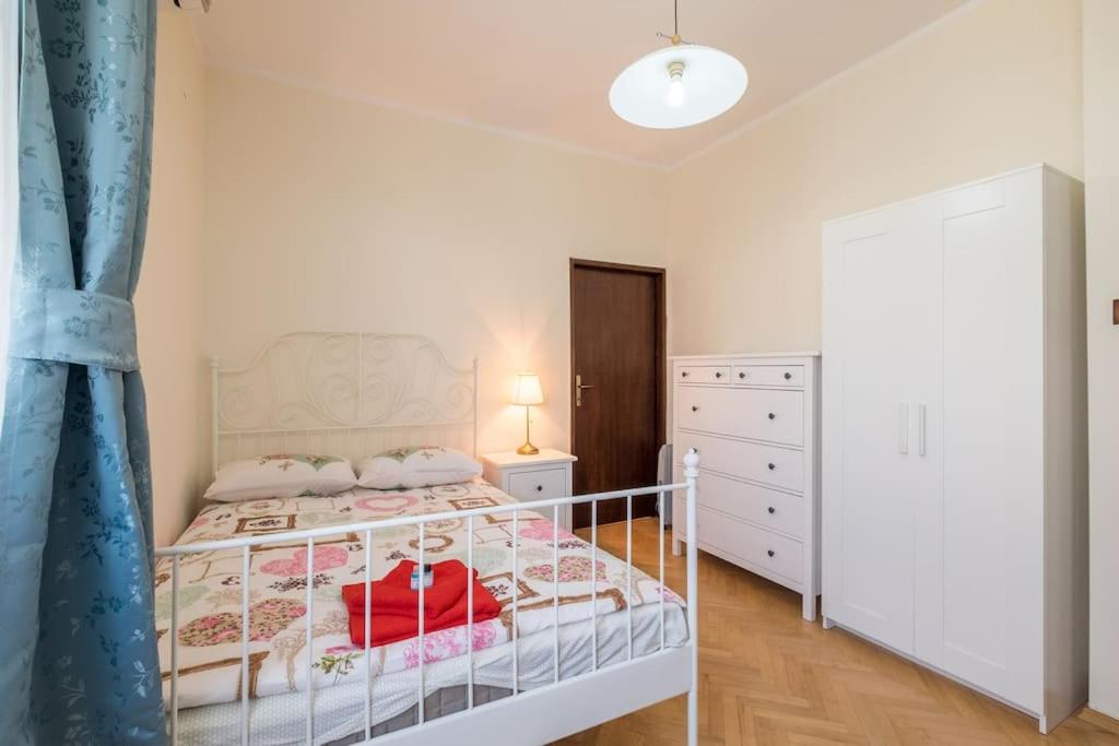 Very Central & Aristocratic 2 Bedroom Apartment with Air conditioning