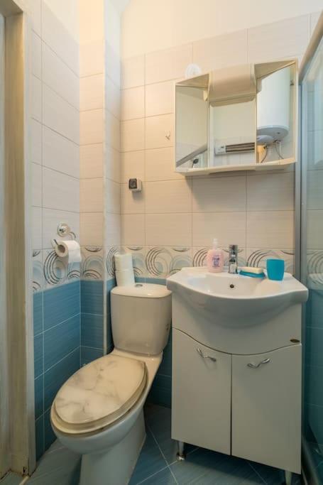 Very Central & Aristocratic 2 Bedroom Apartment with Air conditioning