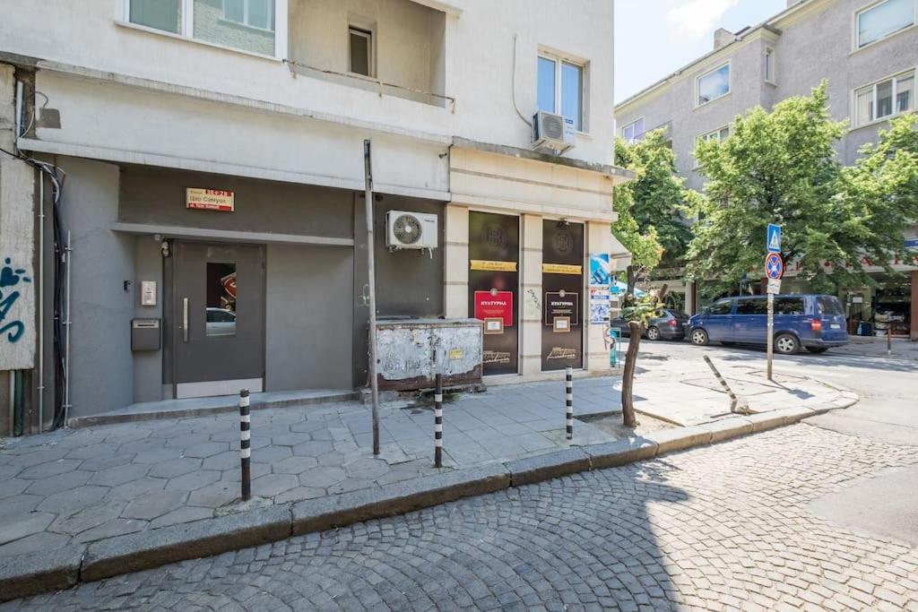 Very Central & Aristocratic 2 Bedroom Apartment with Air conditioning