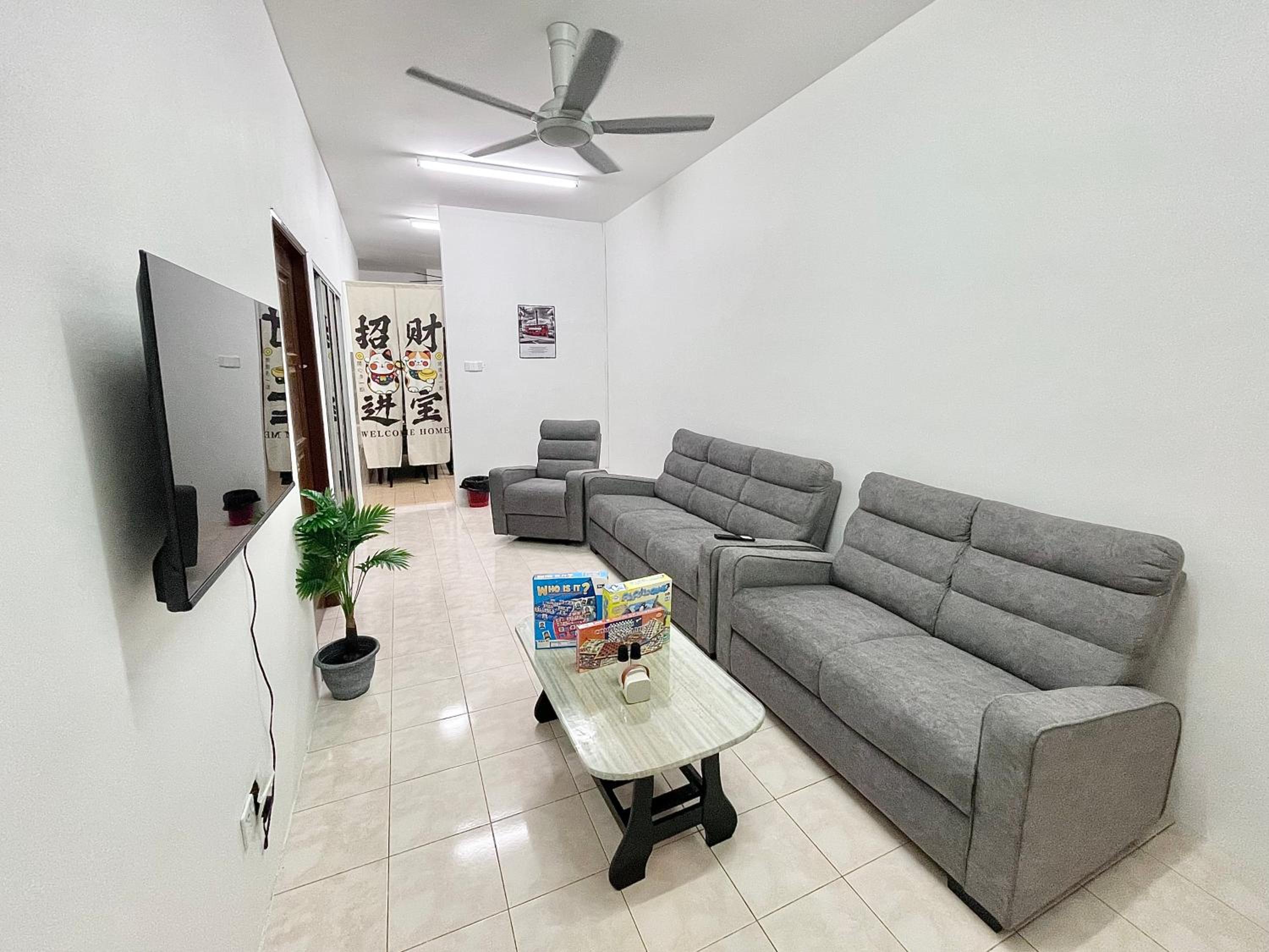 New in Miri Family homestay 6-13pax photo 1