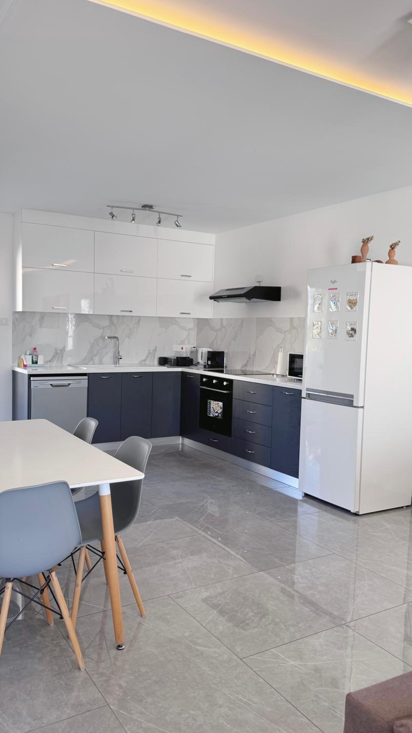 Savvas Apartment