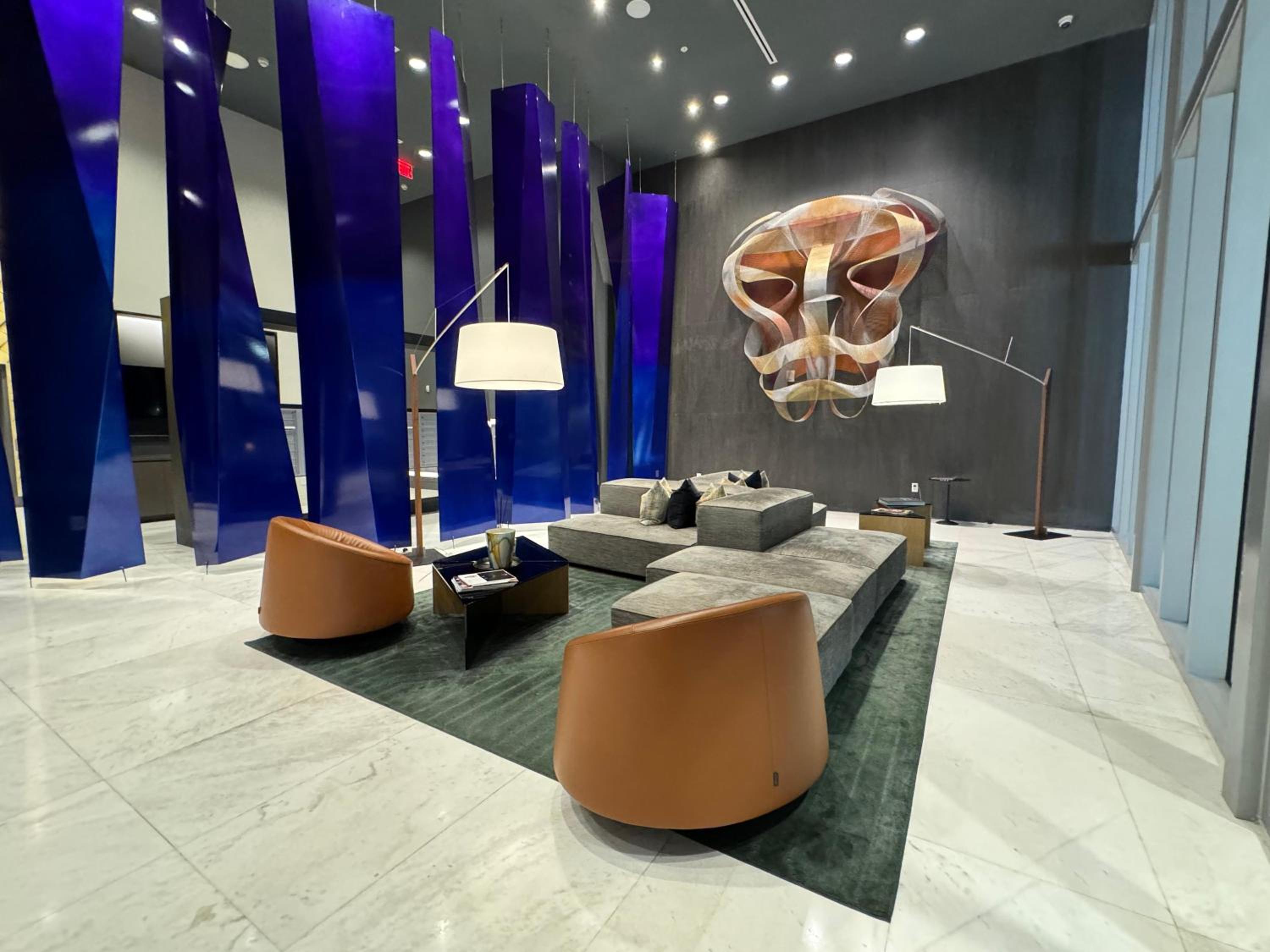Elegant Condo 2BR w Beautiful City Views