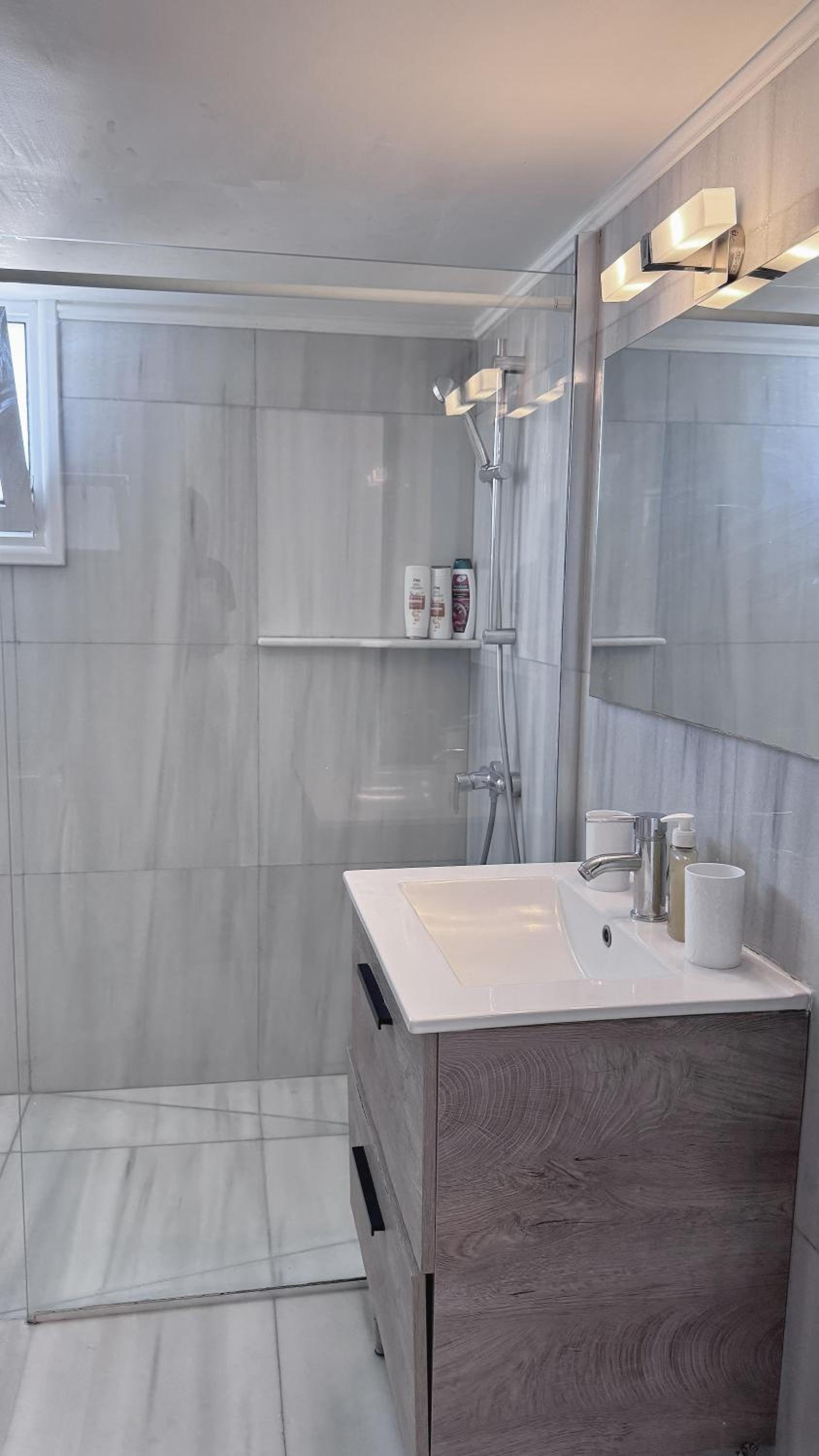 Savvas Apartment