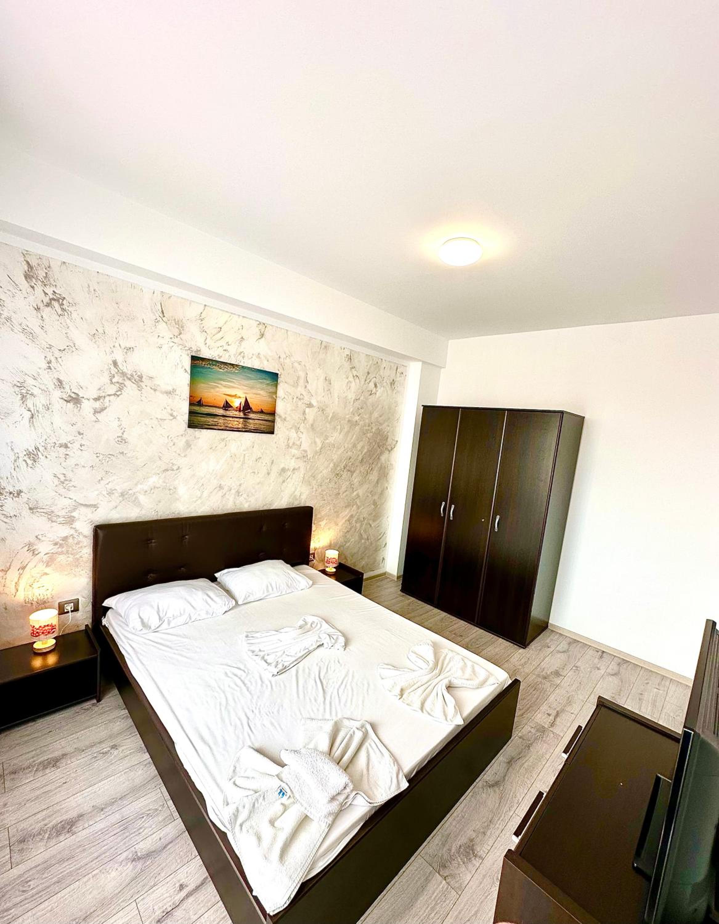 Monarch Boutique Apartaments