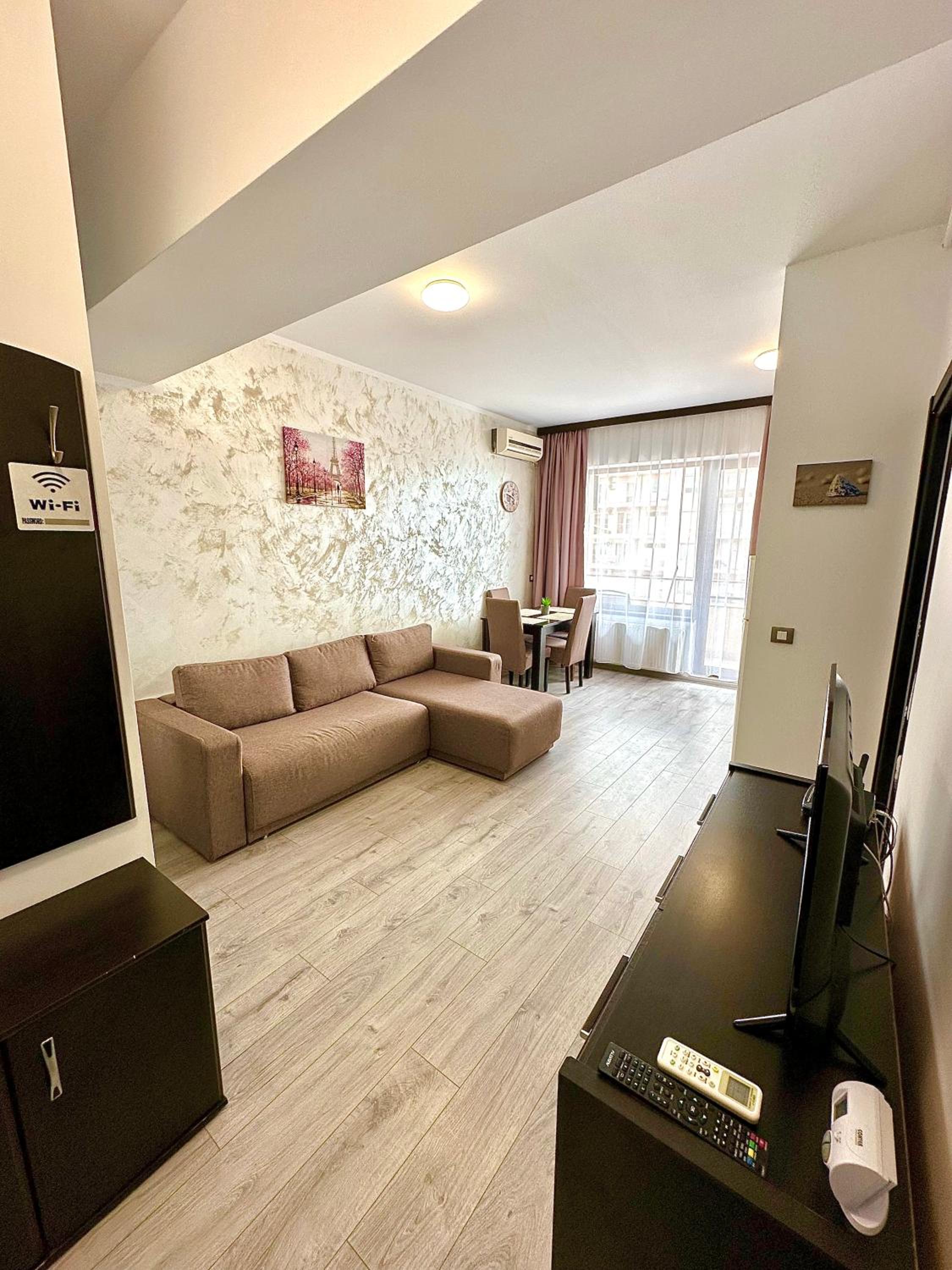 Monarch Boutique Apartaments