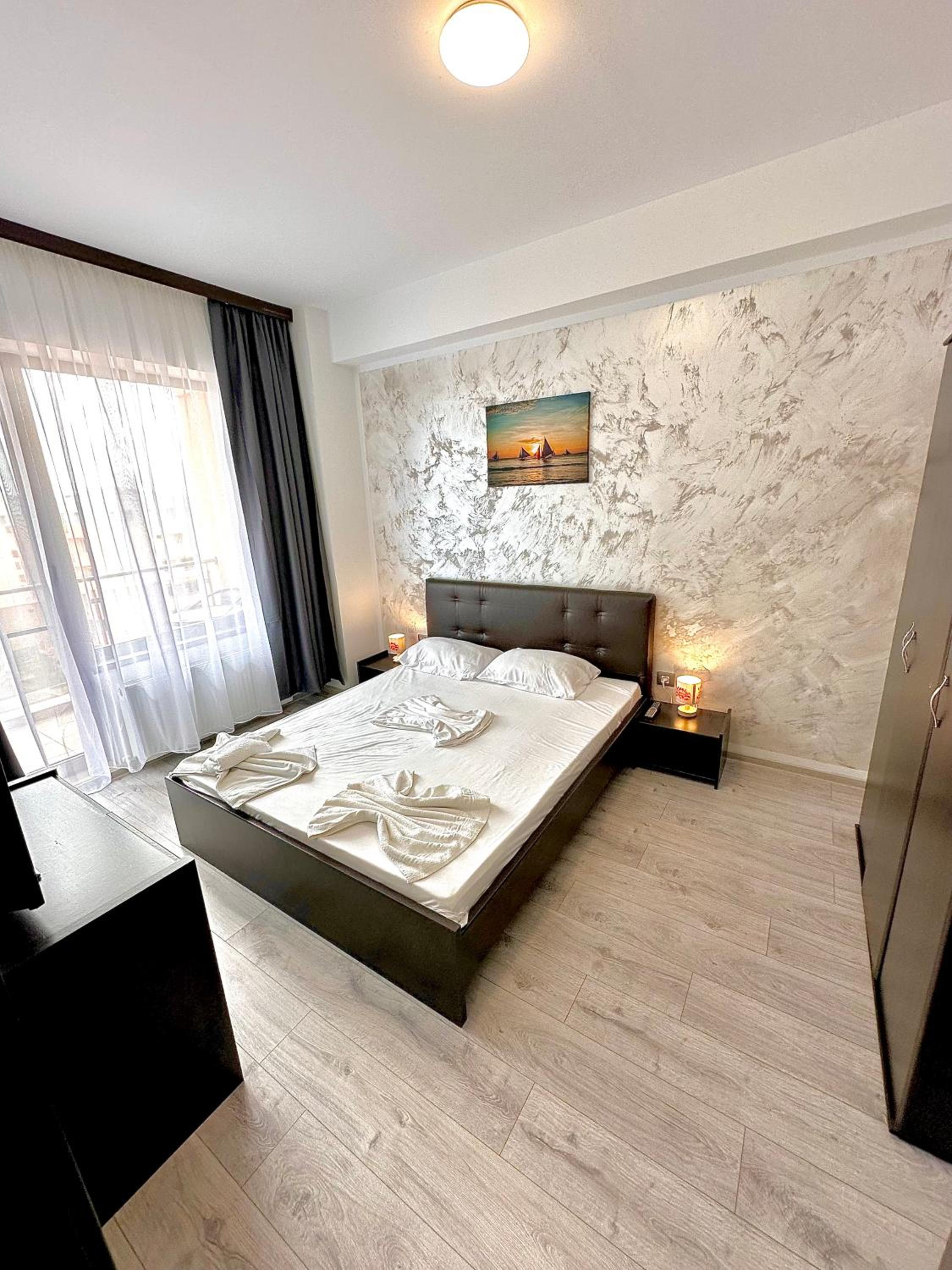 Monarch Boutique Apartaments