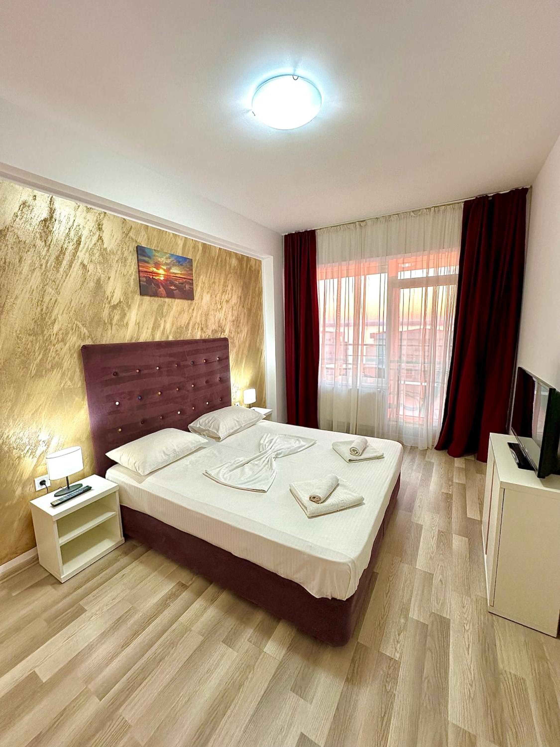 Monarch Boutique Apartaments
