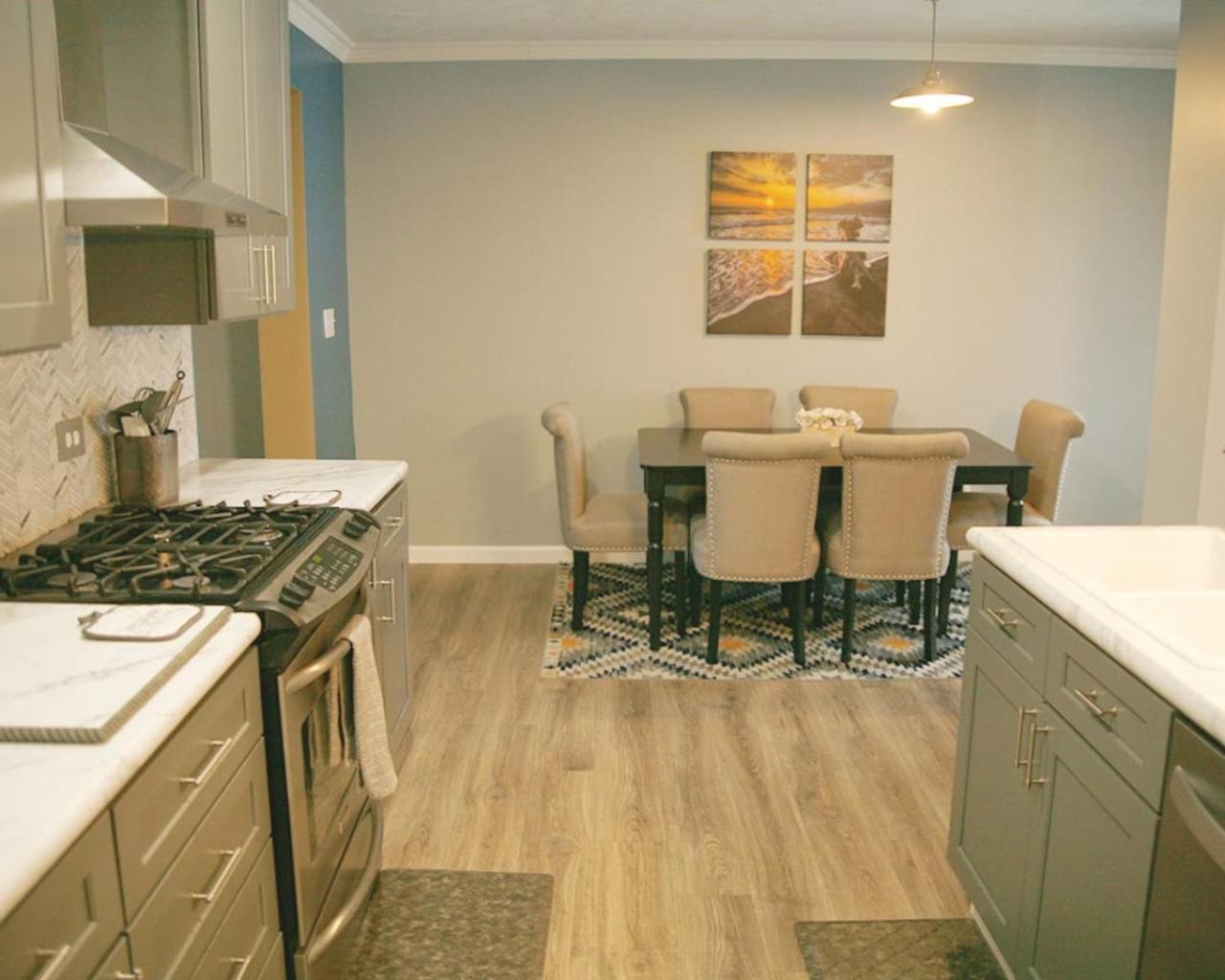 Upscale luxury home just a few blocks from beach view 5