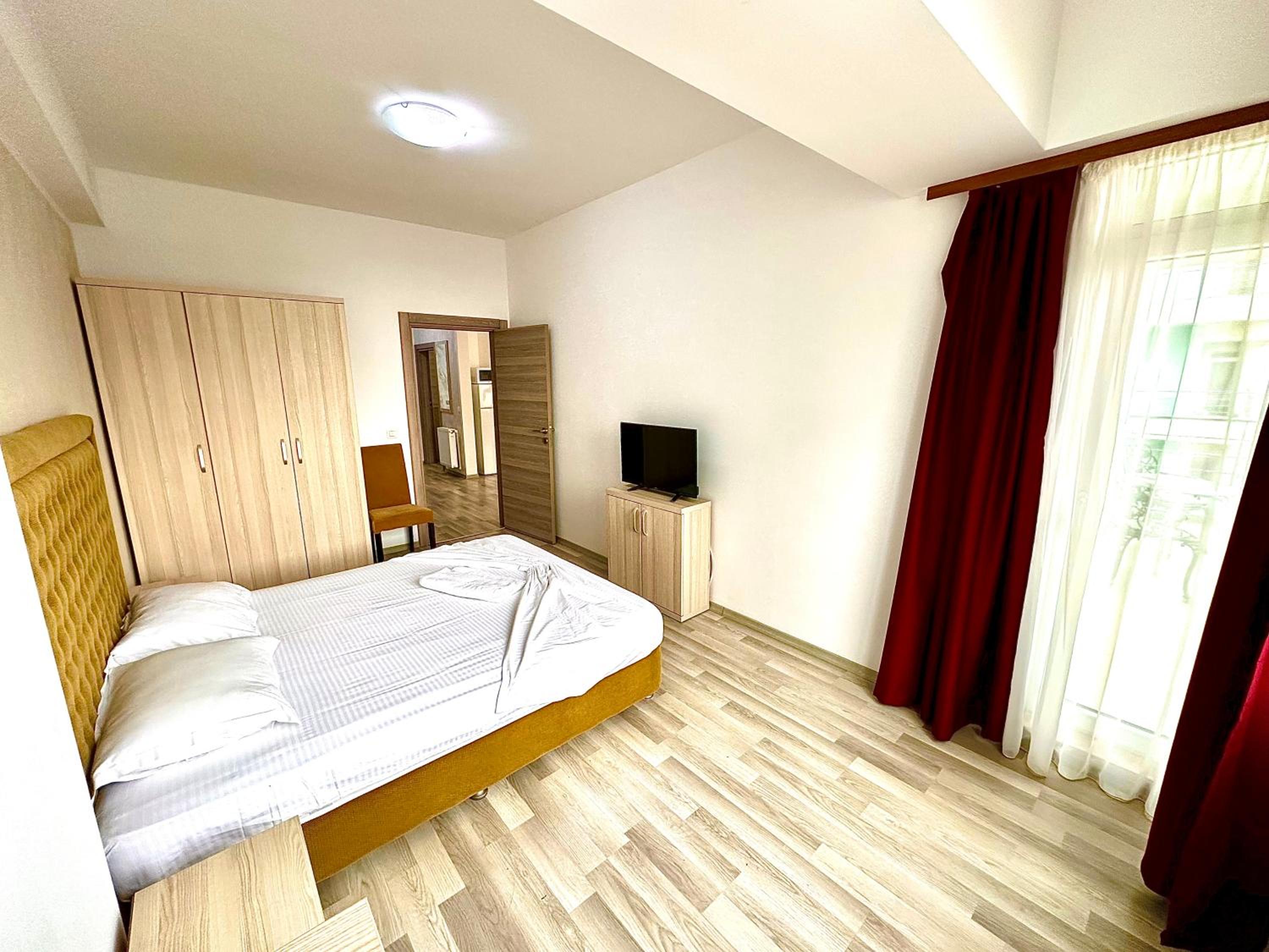 Monarch Boutique Apartaments