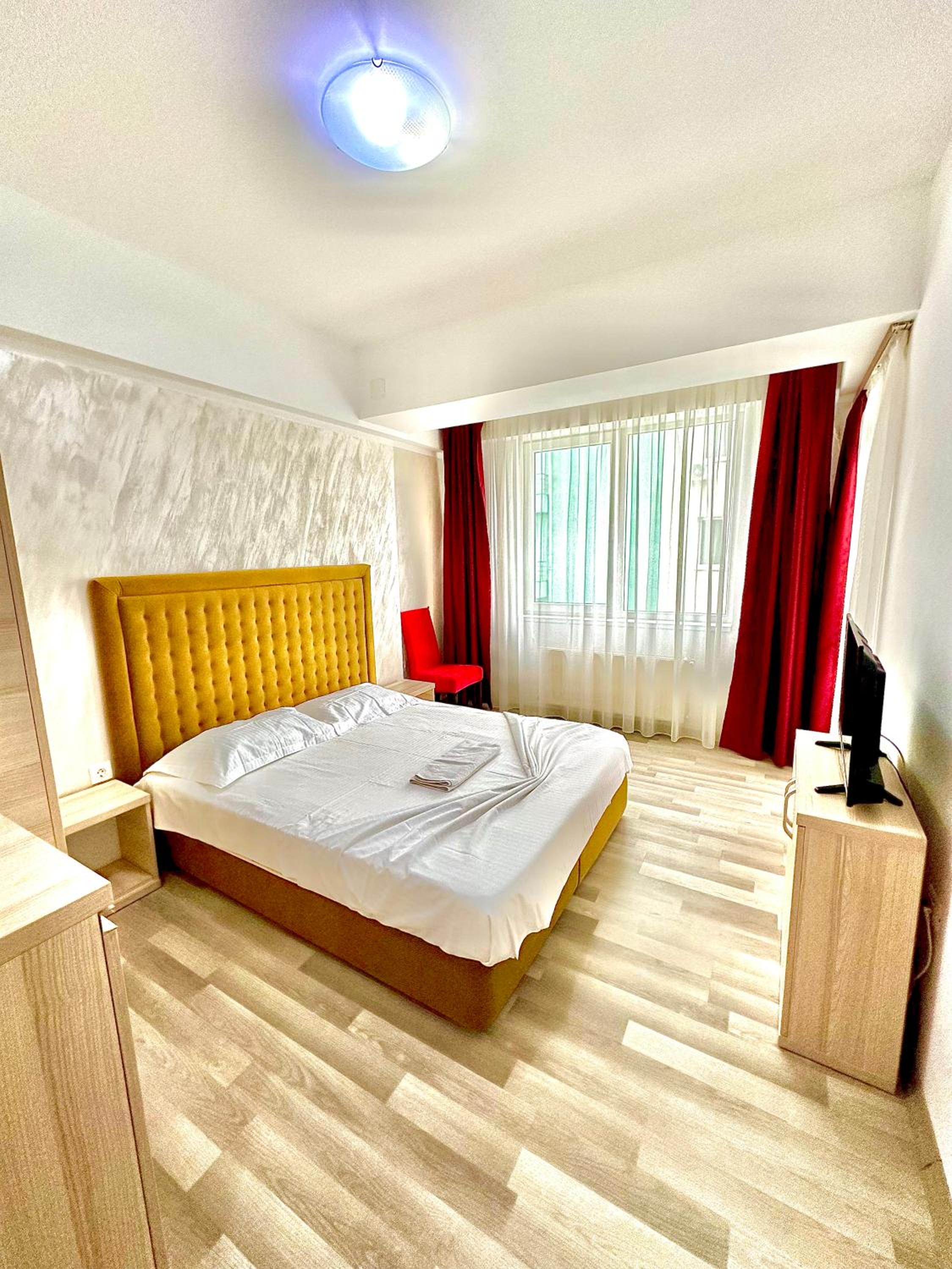 Monarch Boutique Apartaments