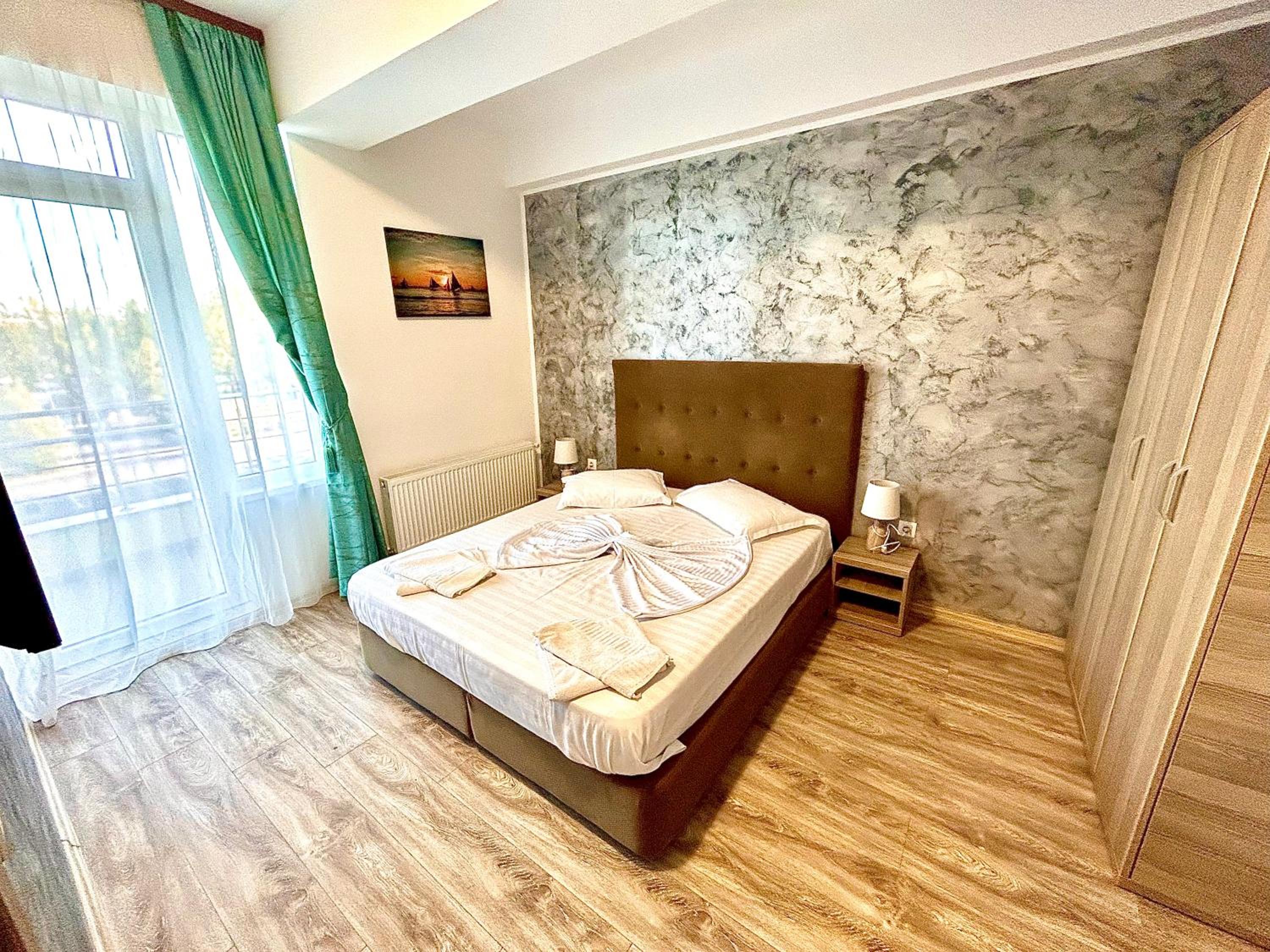Monarch Boutique Apartaments