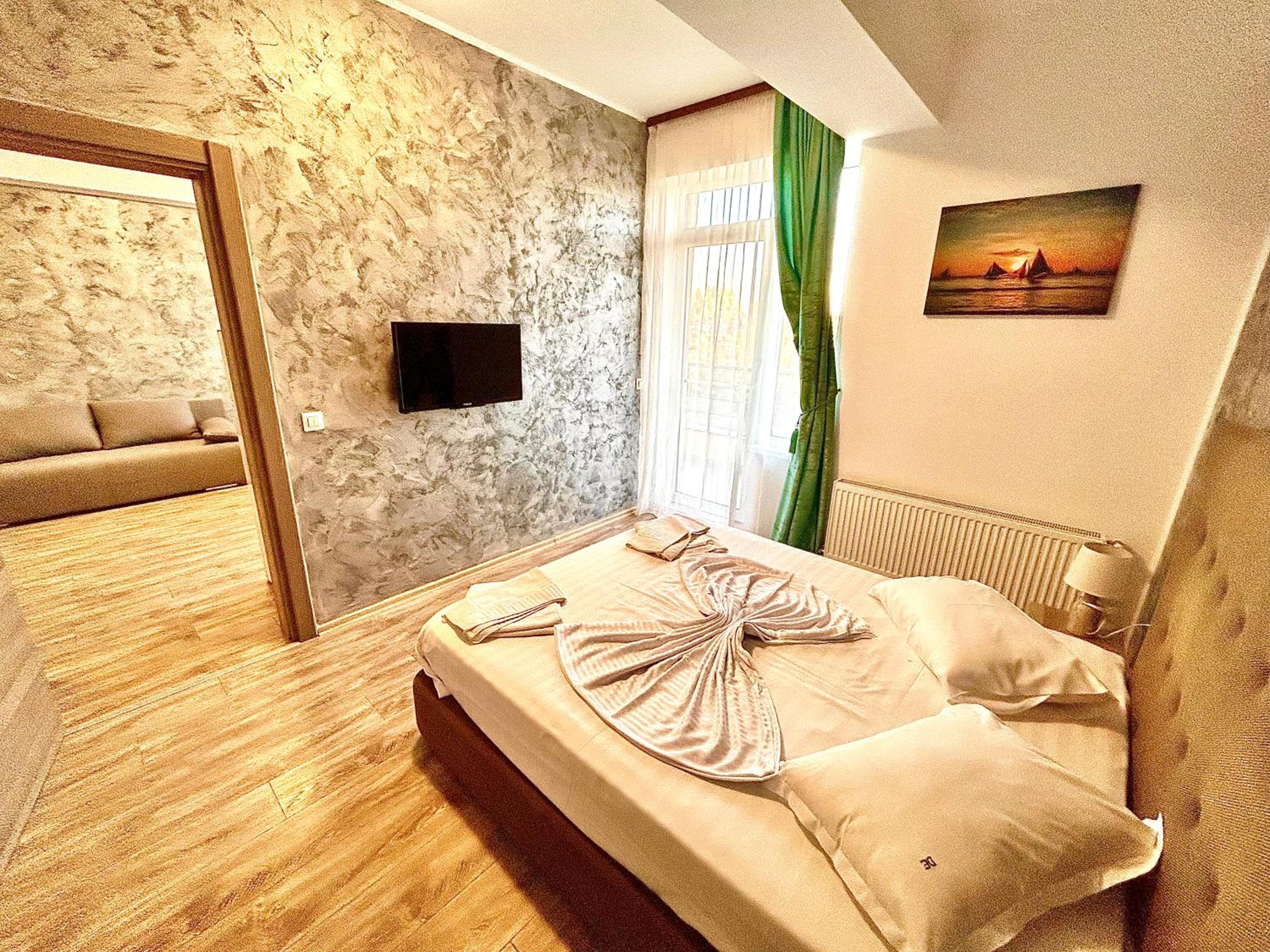 Monarch Boutique Apartaments
