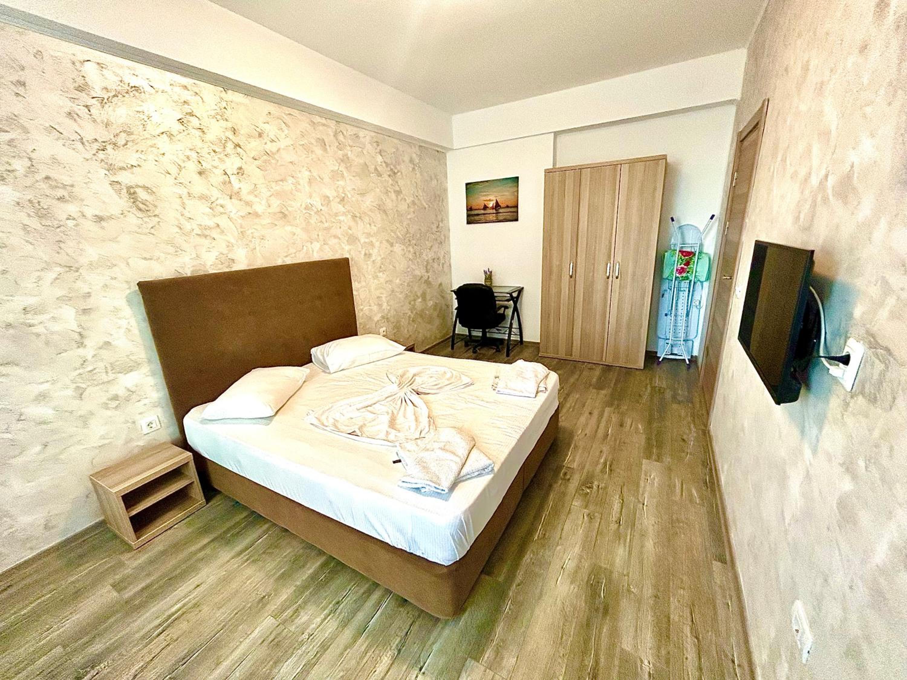 Monarch Boutique Apartaments