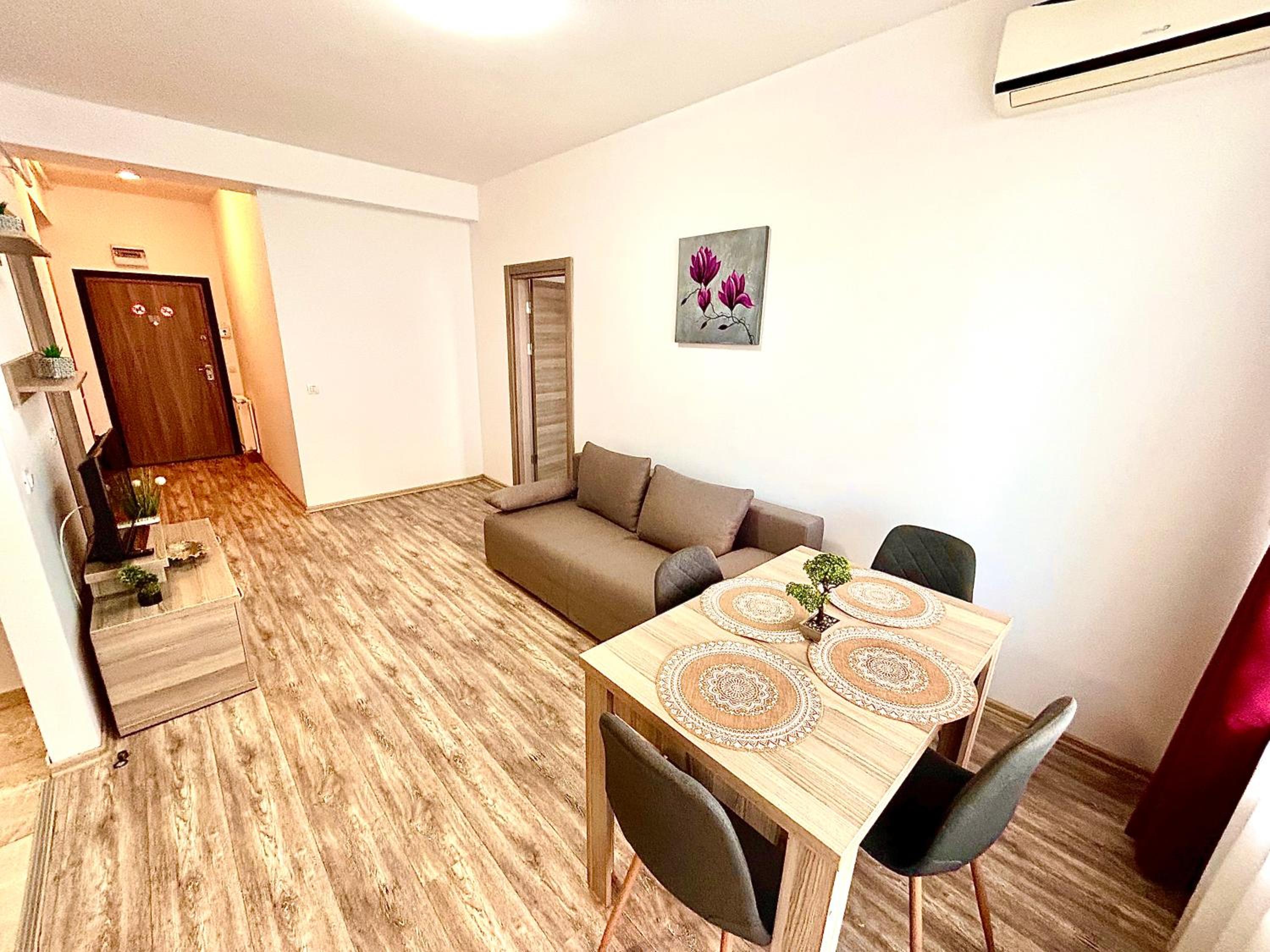 Monarch Boutique Apartaments