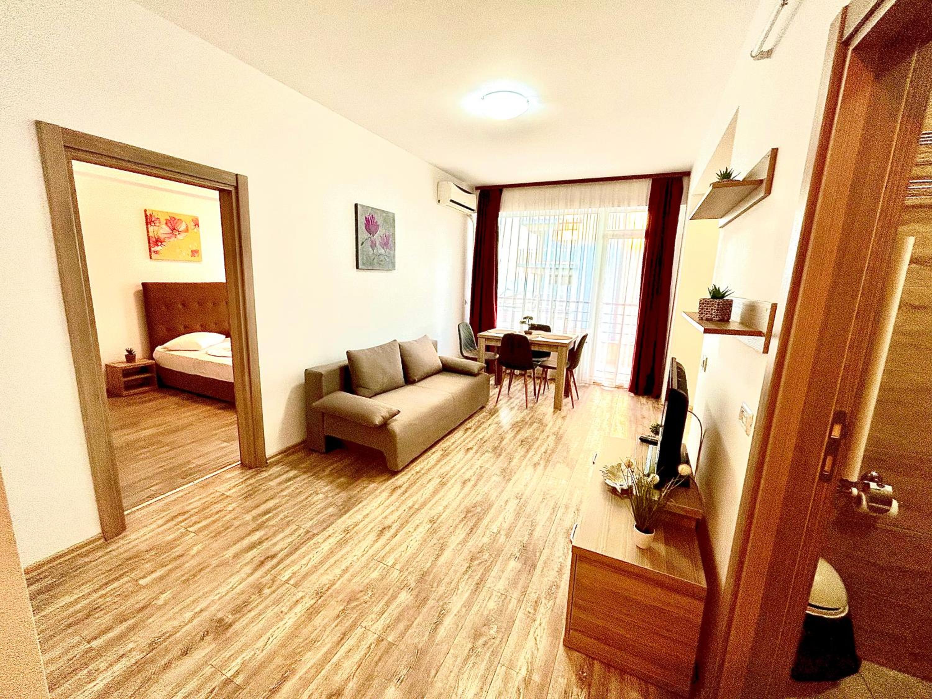 Monarch Boutique Apartaments