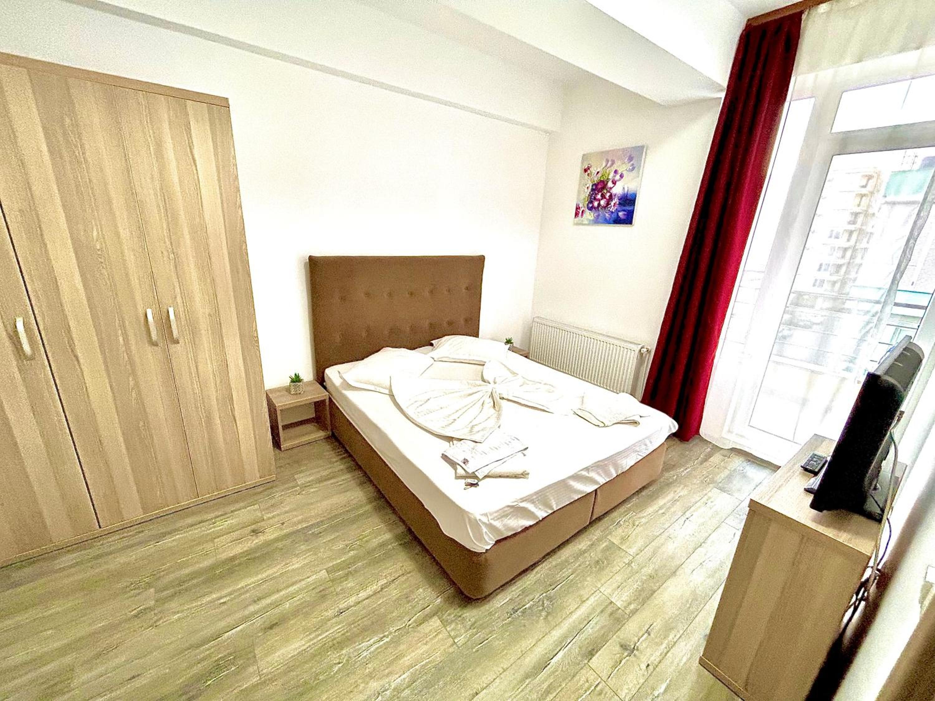 Monarch Boutique Apartaments