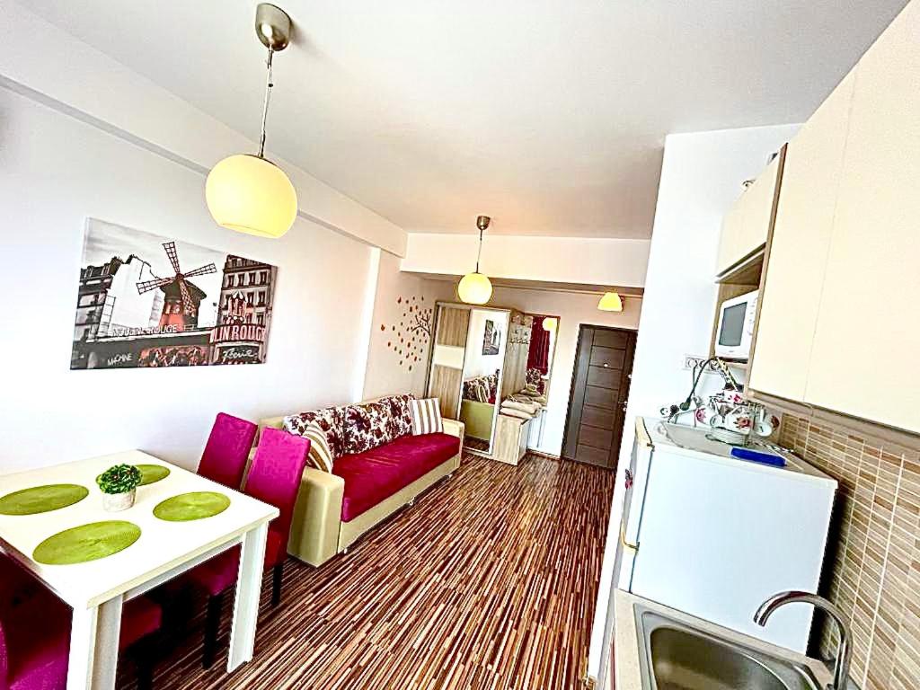 Monarch Boutique Apartaments