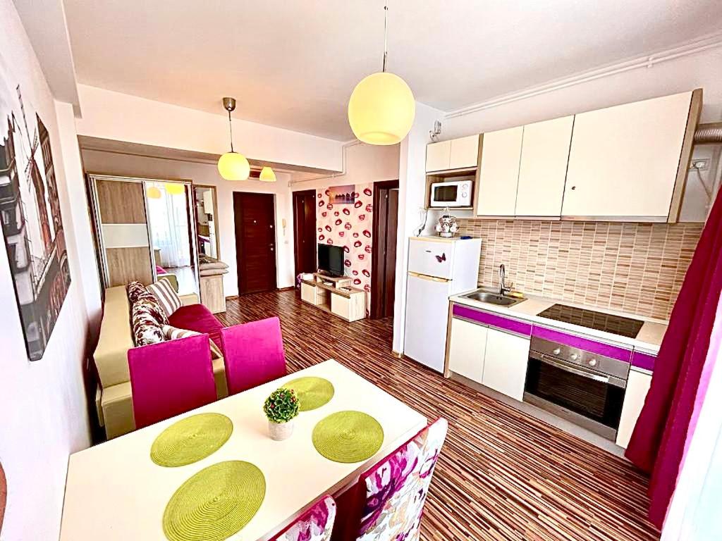 Monarch Boutique Apartaments