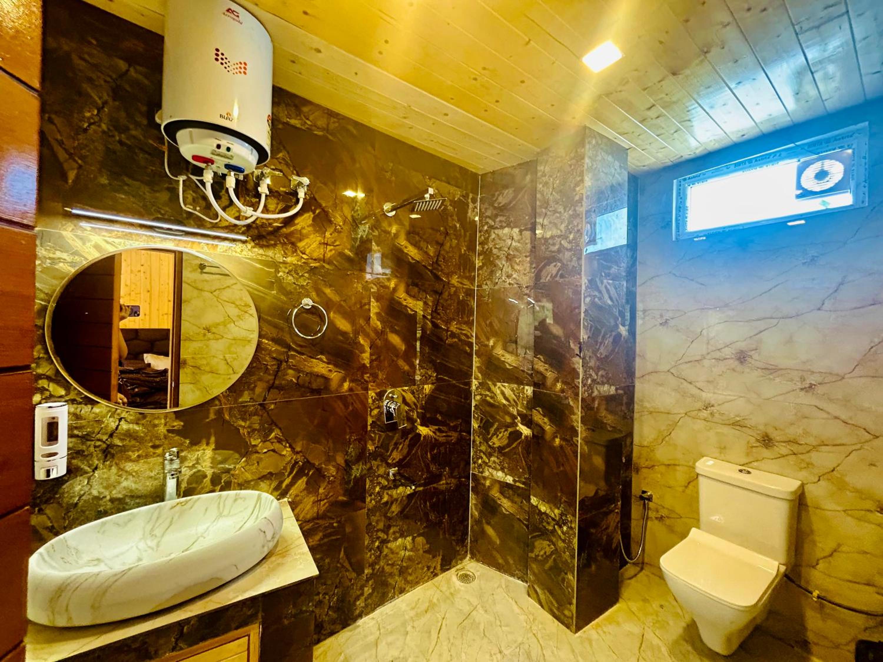 Amadeus Homestay