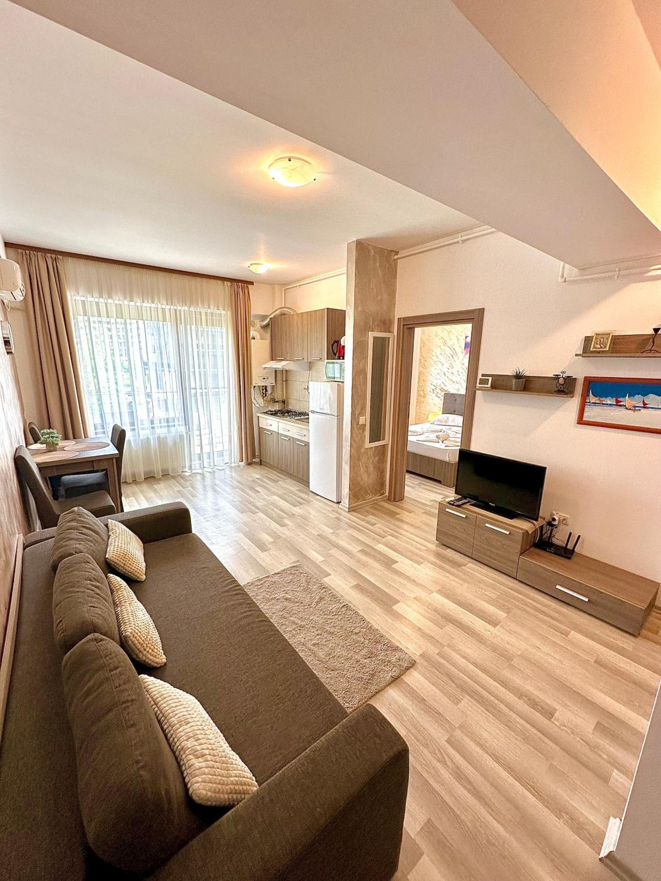 Monarch Boutique Apartaments