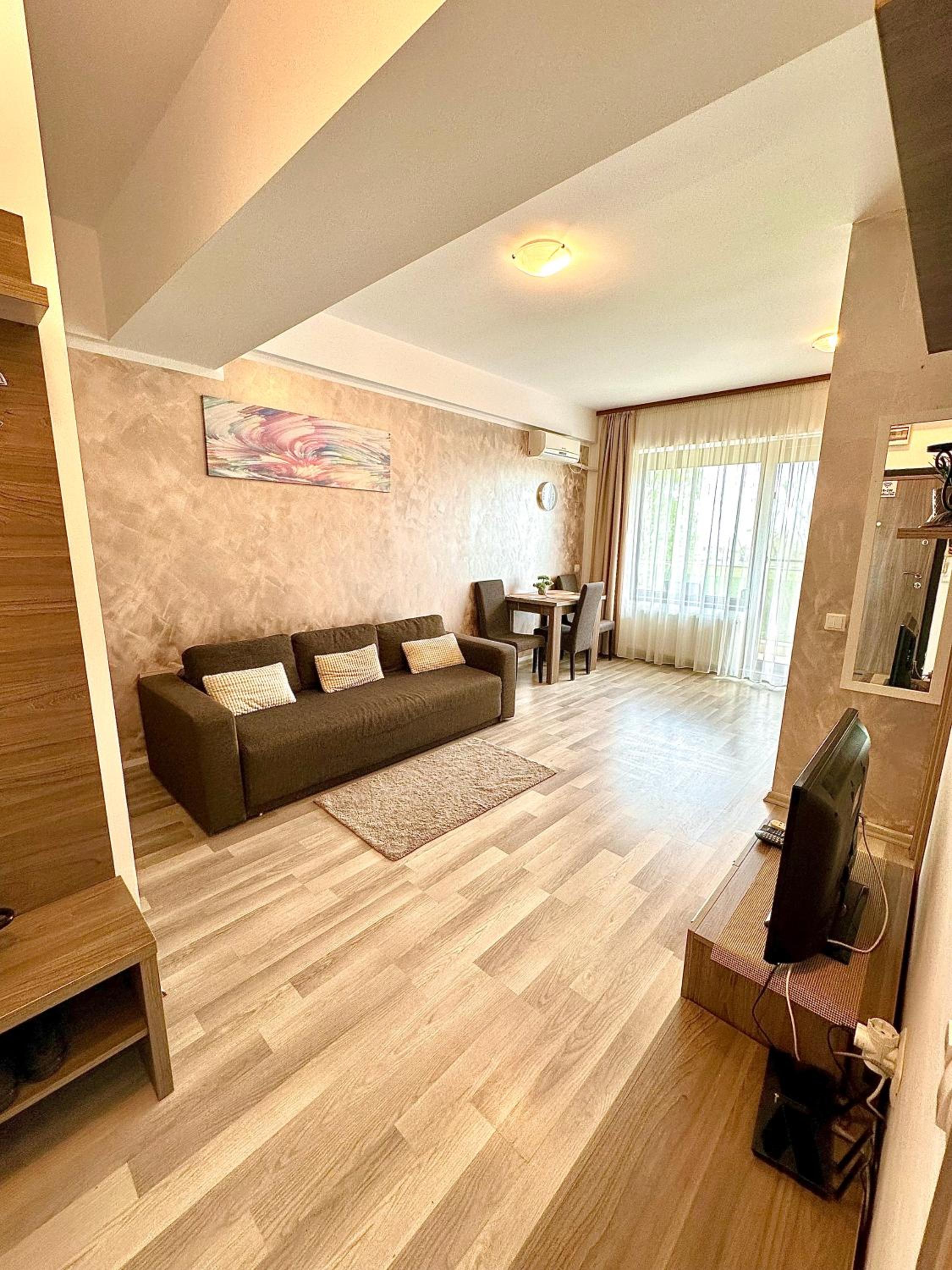 Monarch Boutique Apartaments