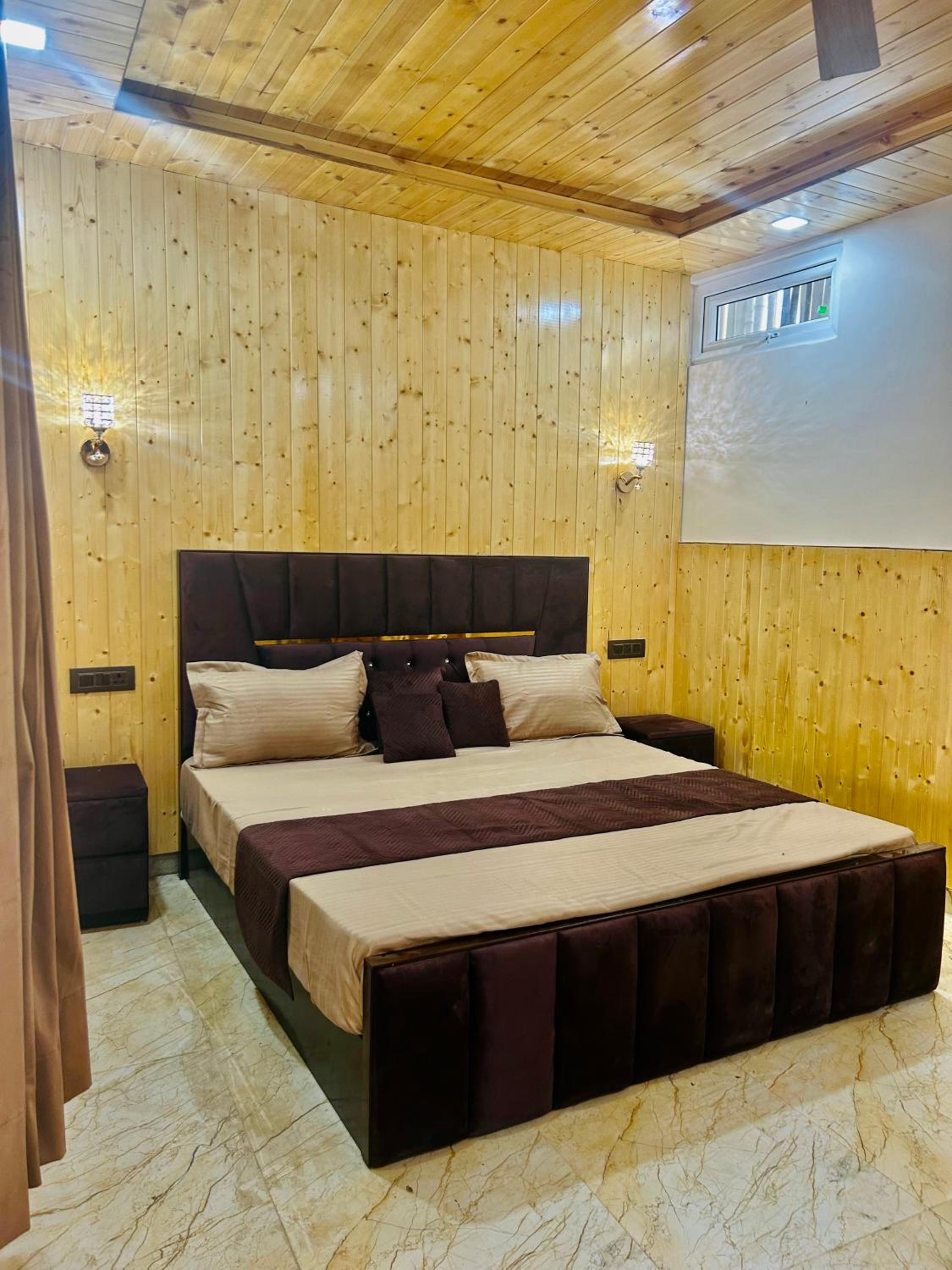 Amadeus Homestay