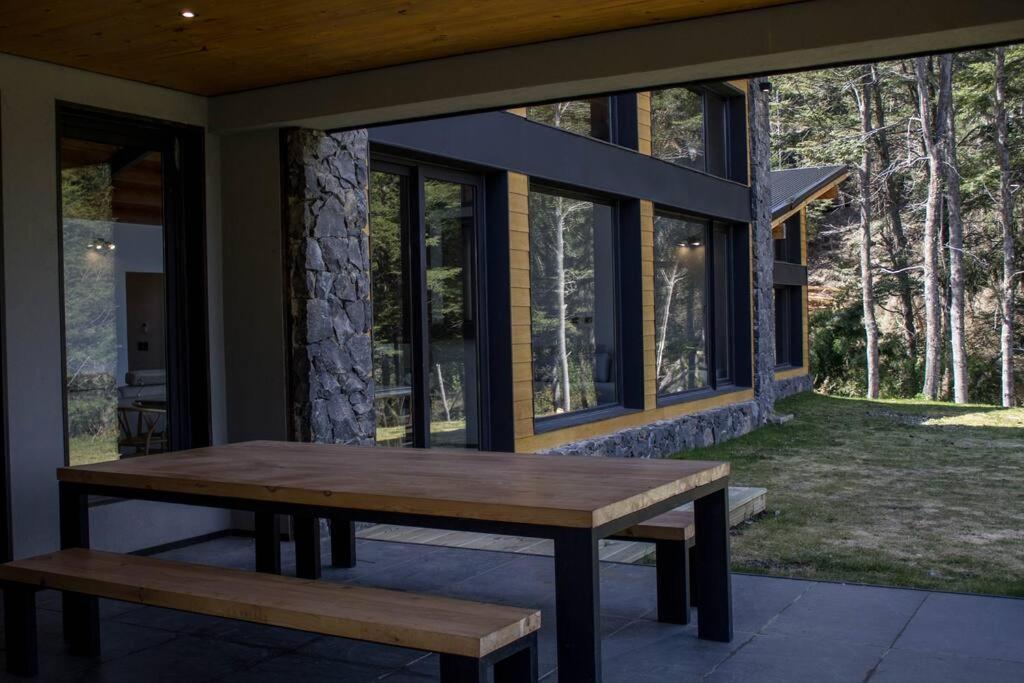 Villa la Angostura Casa frente al Lago JPG