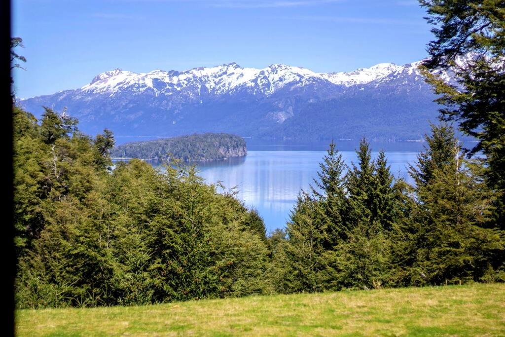 Villa la Angostura Casa frente al Lago JPG