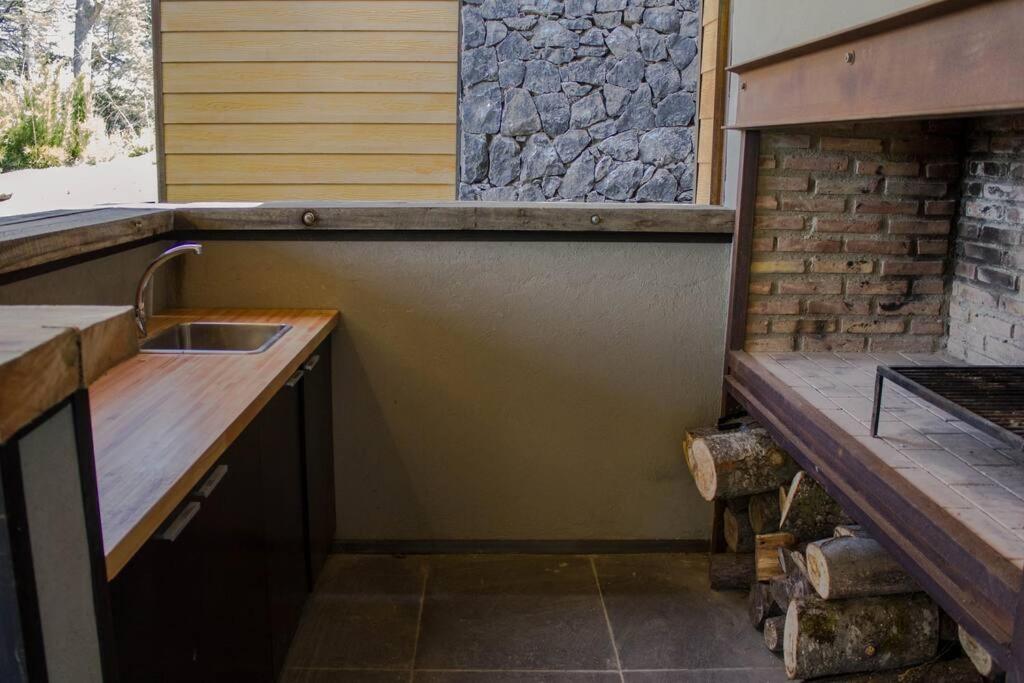 Villa la Angostura Casa frente al Lago JPG