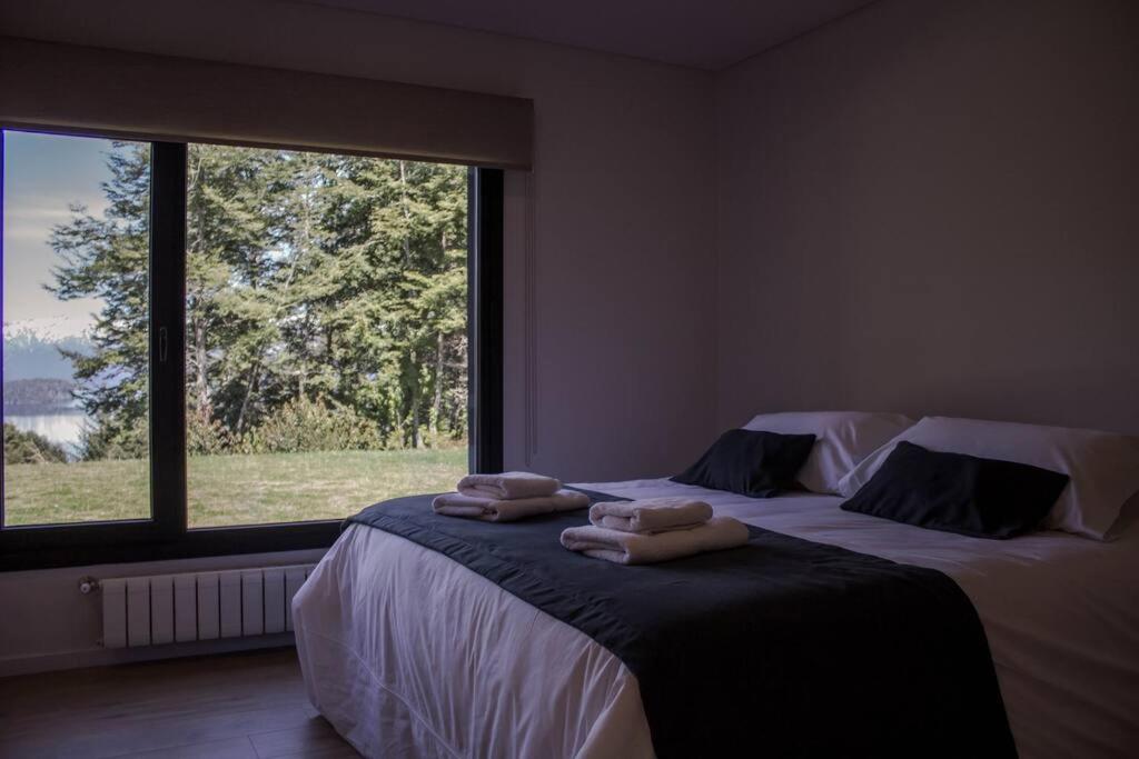 Villa la Angostura Casa frente al Lago JPG