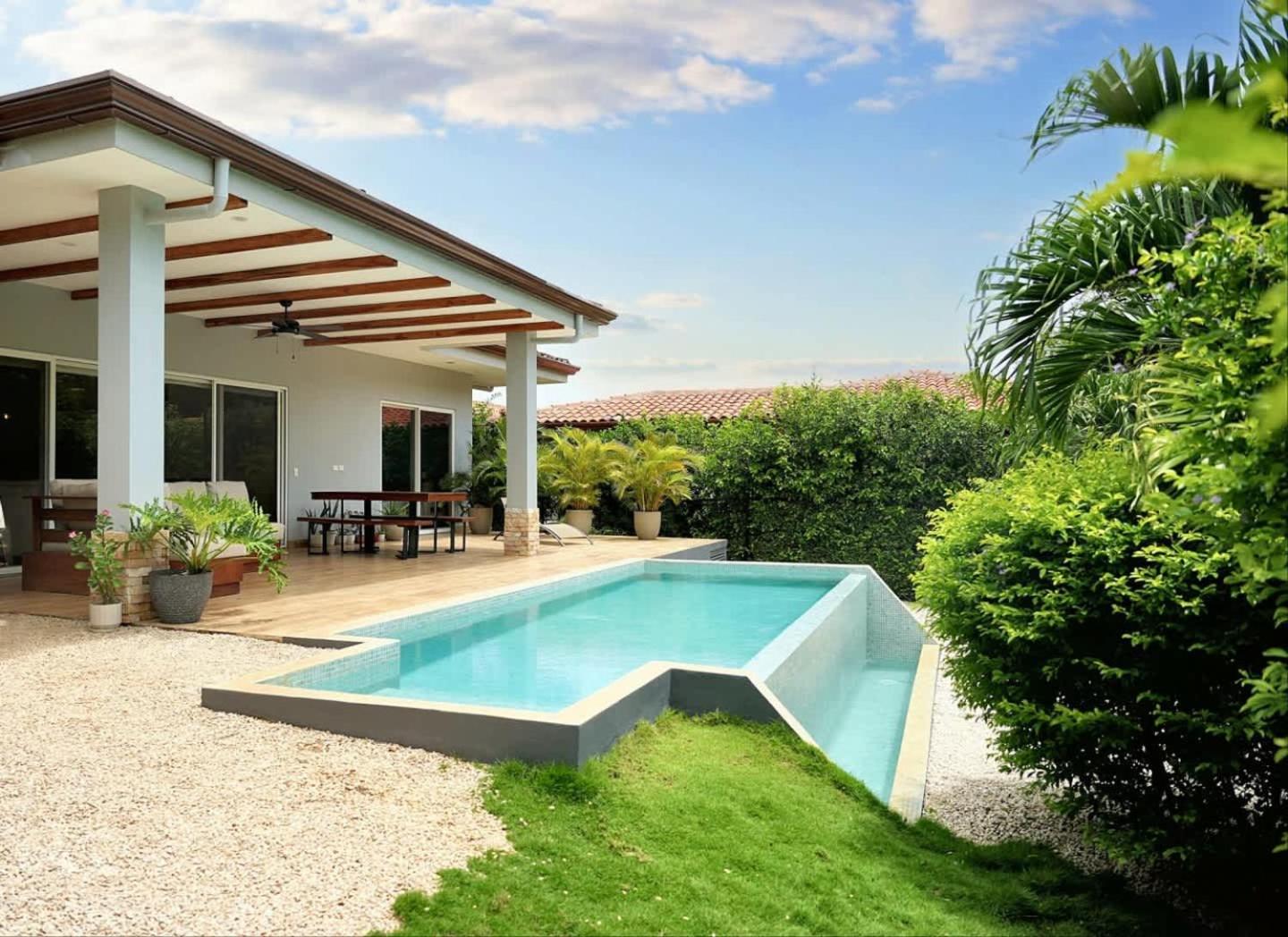 Luxurious Home with Bright, Modern Design and Private Infinity Pool in High-End Community