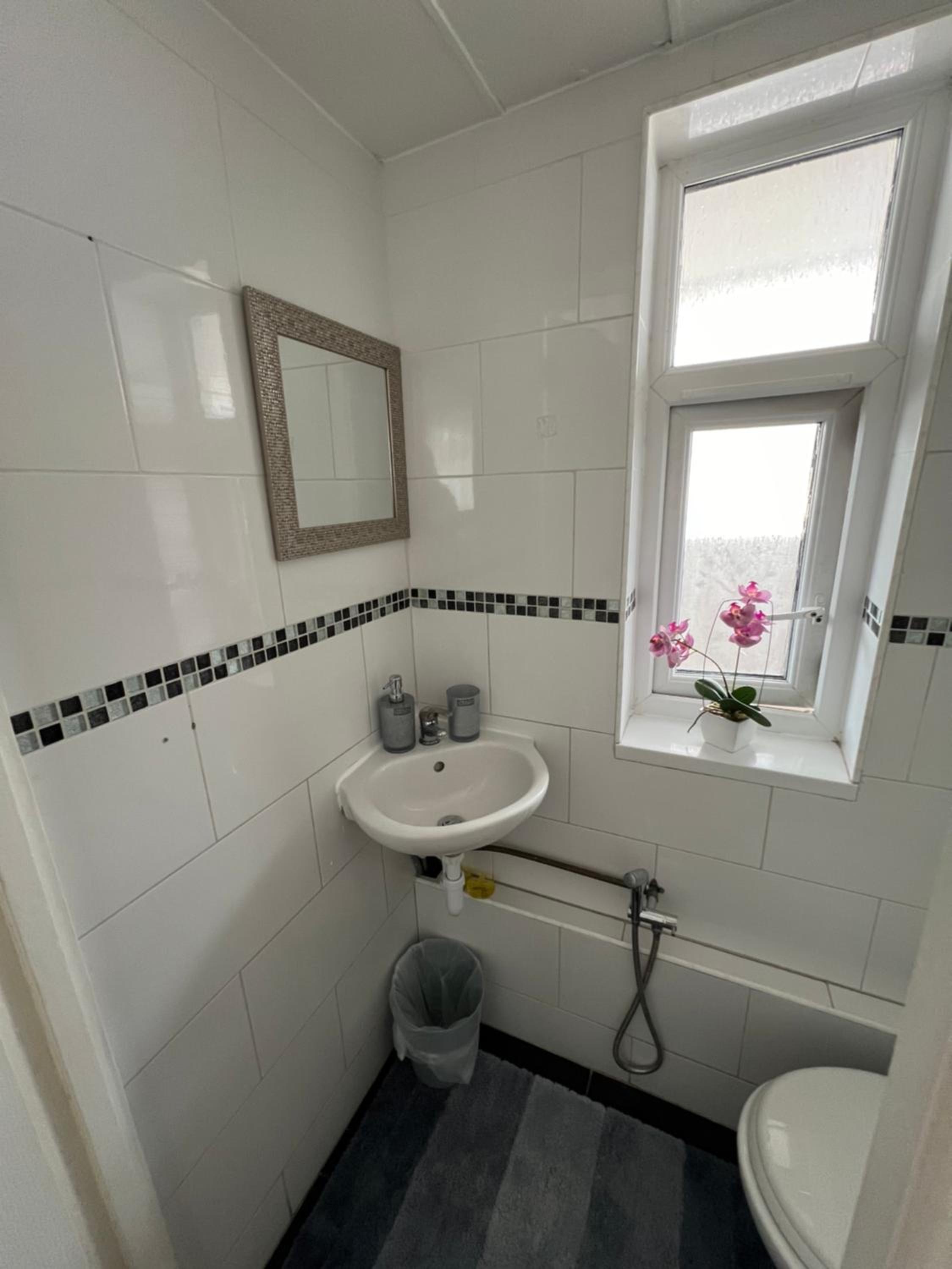 Spacious rooms for rent 10 min from Tower Bridge