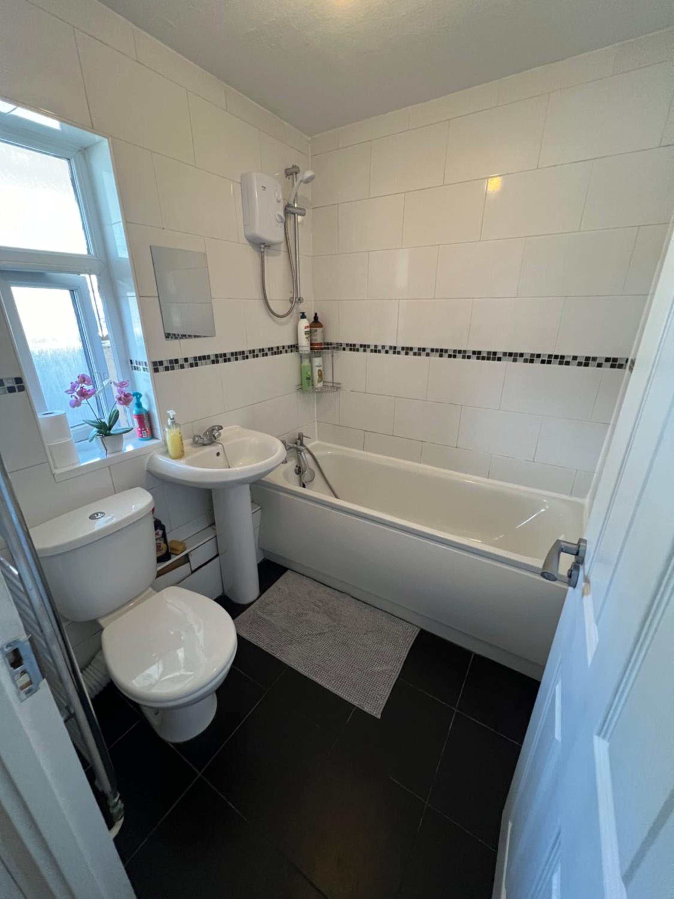 Spacious rooms for rent 10 min from Tower Bridge