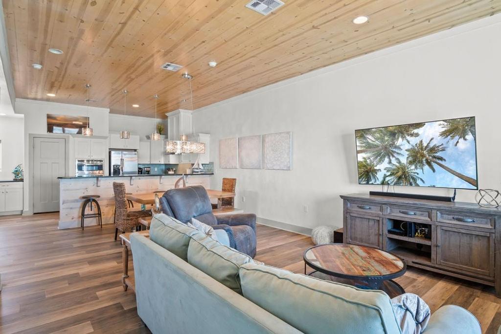 Shorely A Good Time - Water Views! Roof Top Hot Tub! view 4