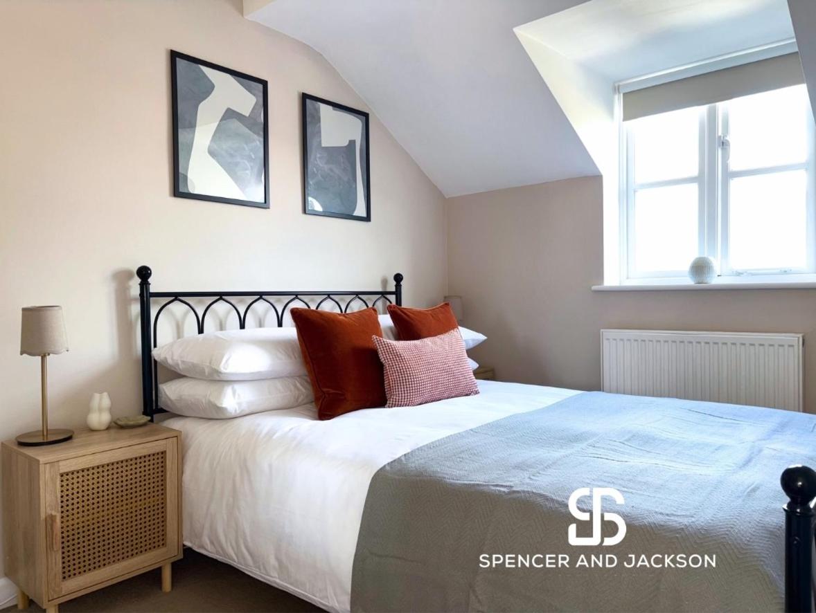 Oxford Vacations - Stylish Oxford Townhouse near the University - Property Image 11