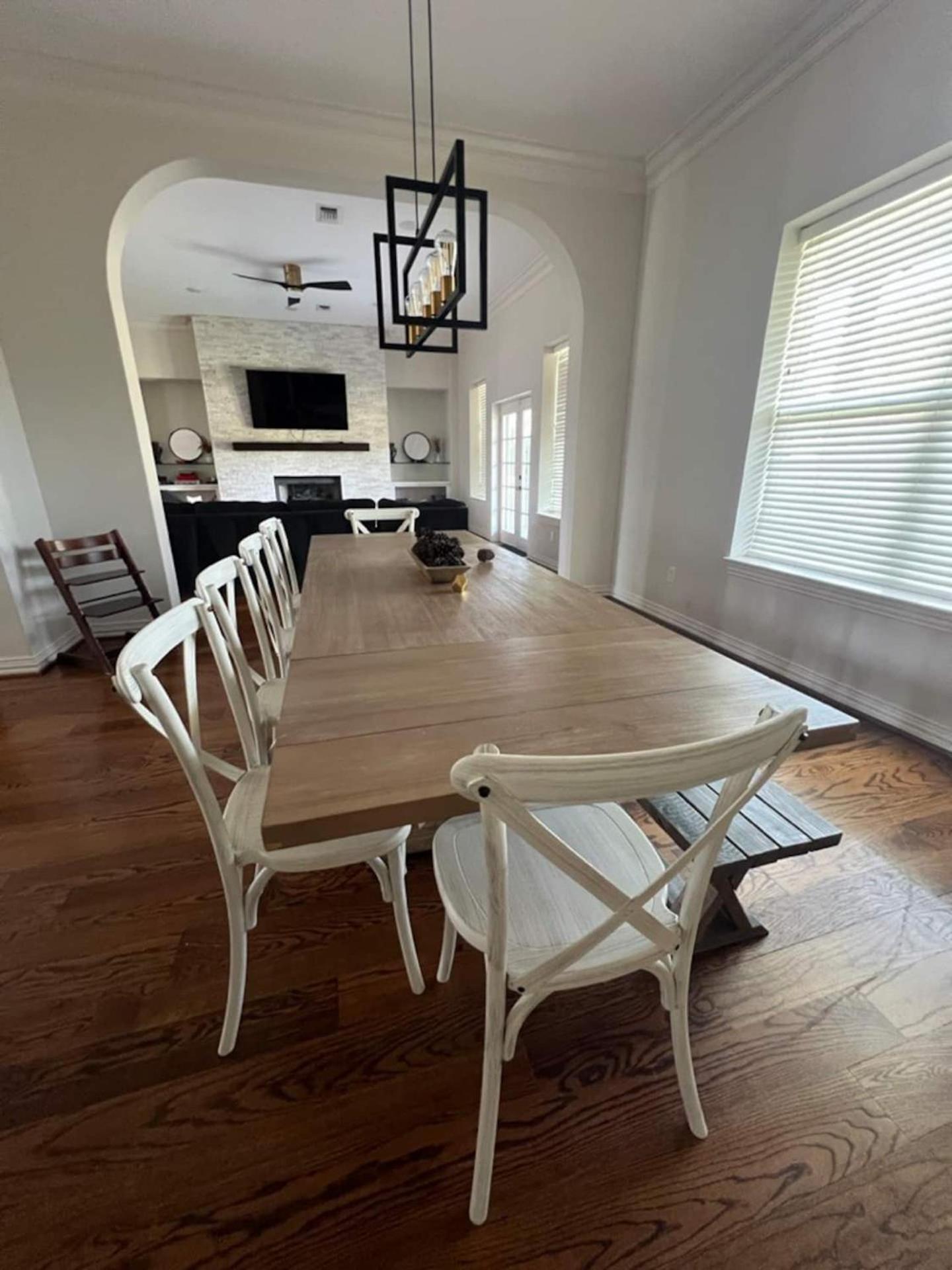 Spacious Approved Events Allowed Sleeps 20 view 4