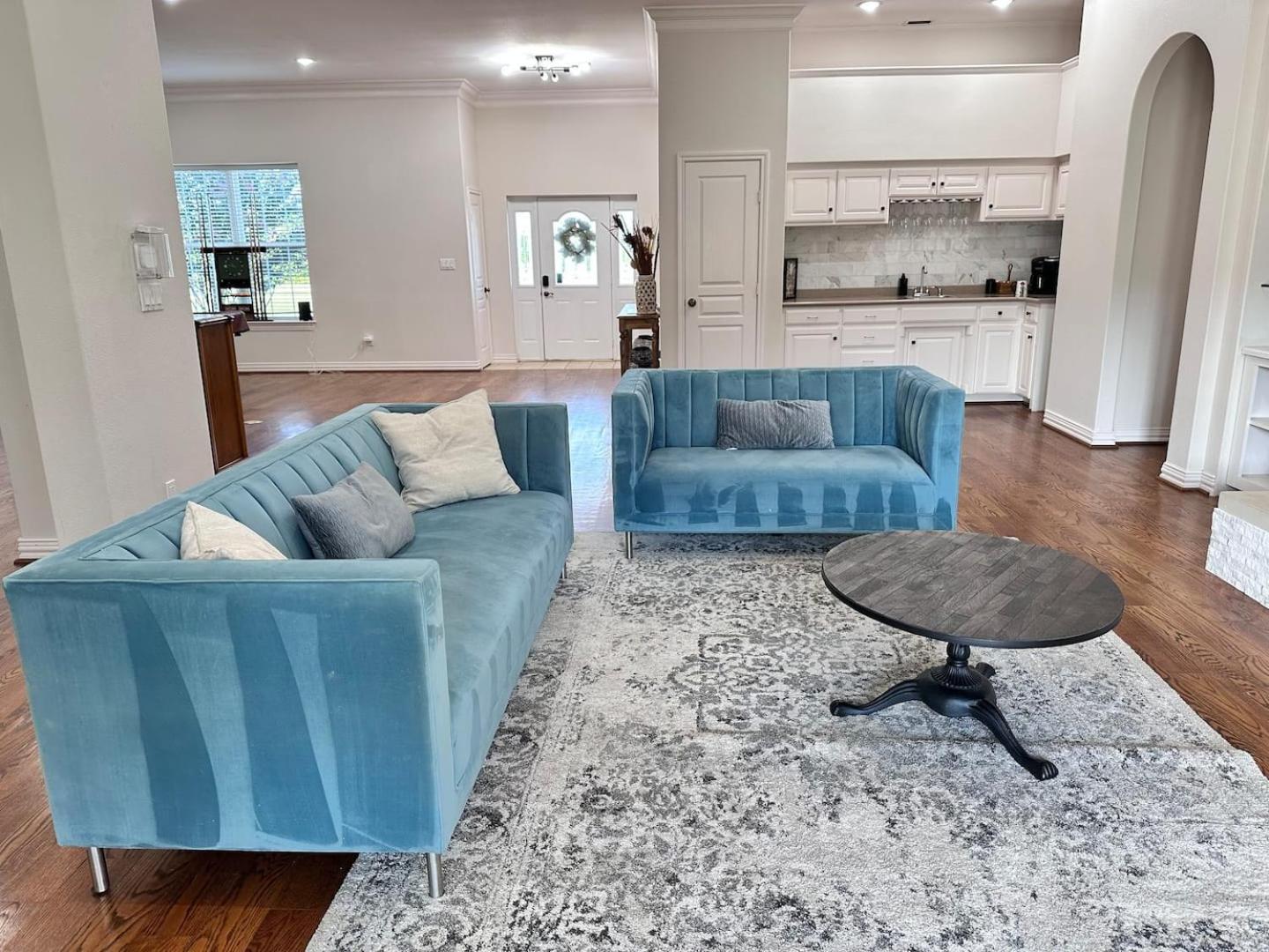 Spacious Approved Events Allowed Sleeps 20 view 3