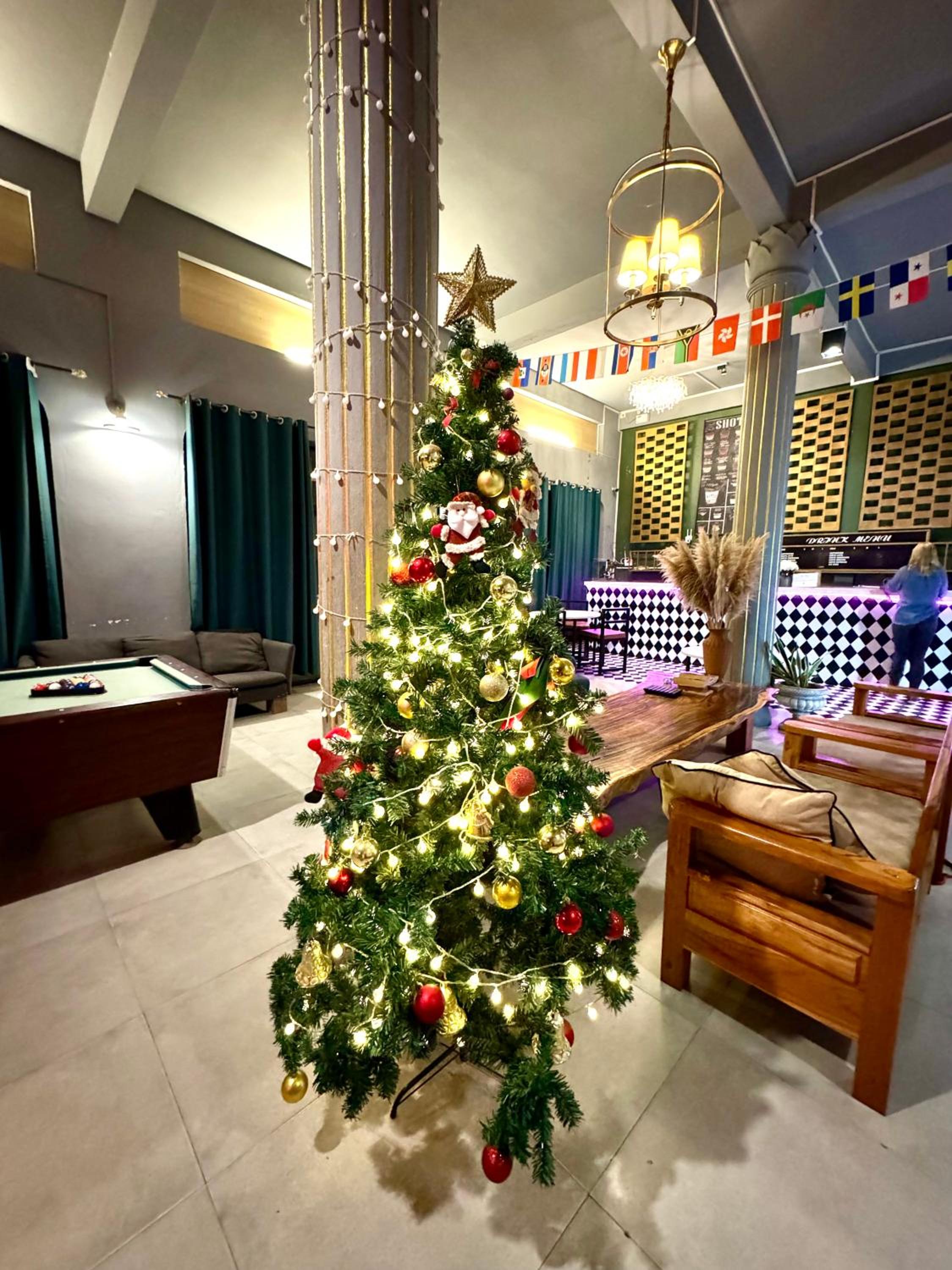 You Empire Hostel & Bar