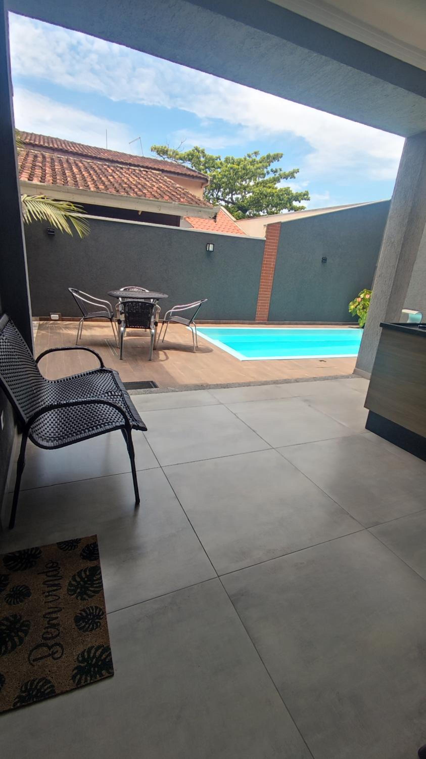 Sobrado com 3 quartos perto do mar #04