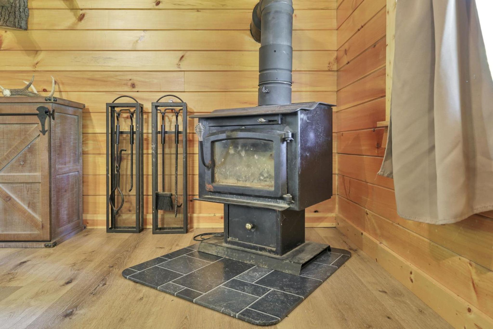 Duke's Getaway at Big Branch #00805,Hocking Hills Cabin with Private Pond, Pets allowed upon request view 3