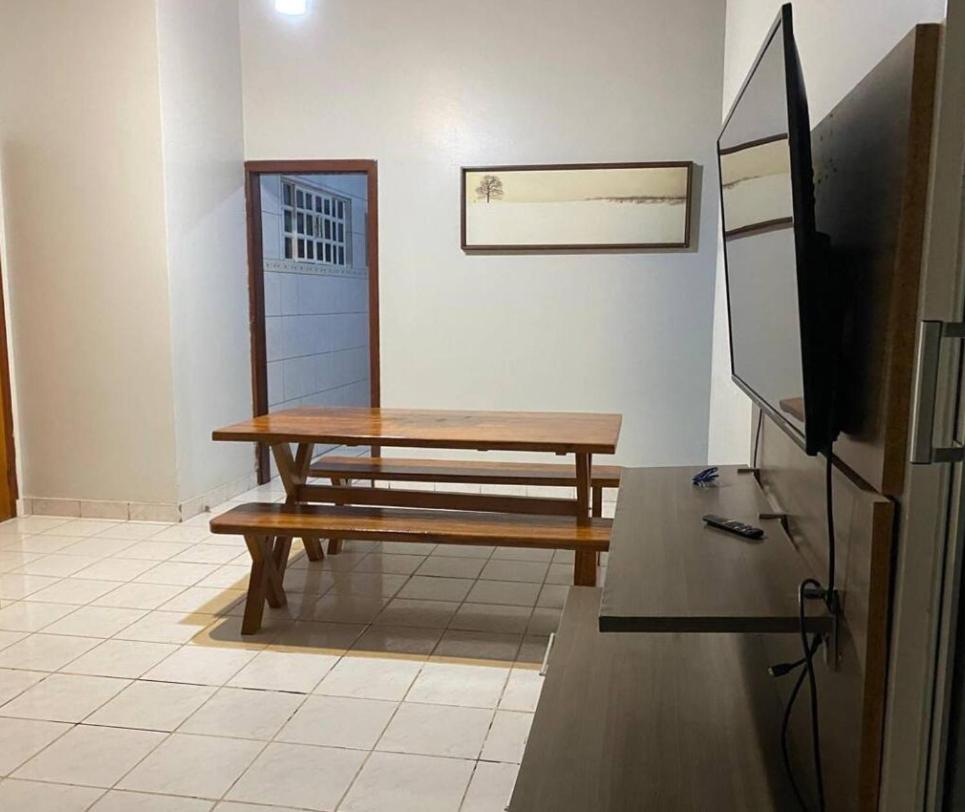 CASA COM PISCINA EM ÁREA NOBRE