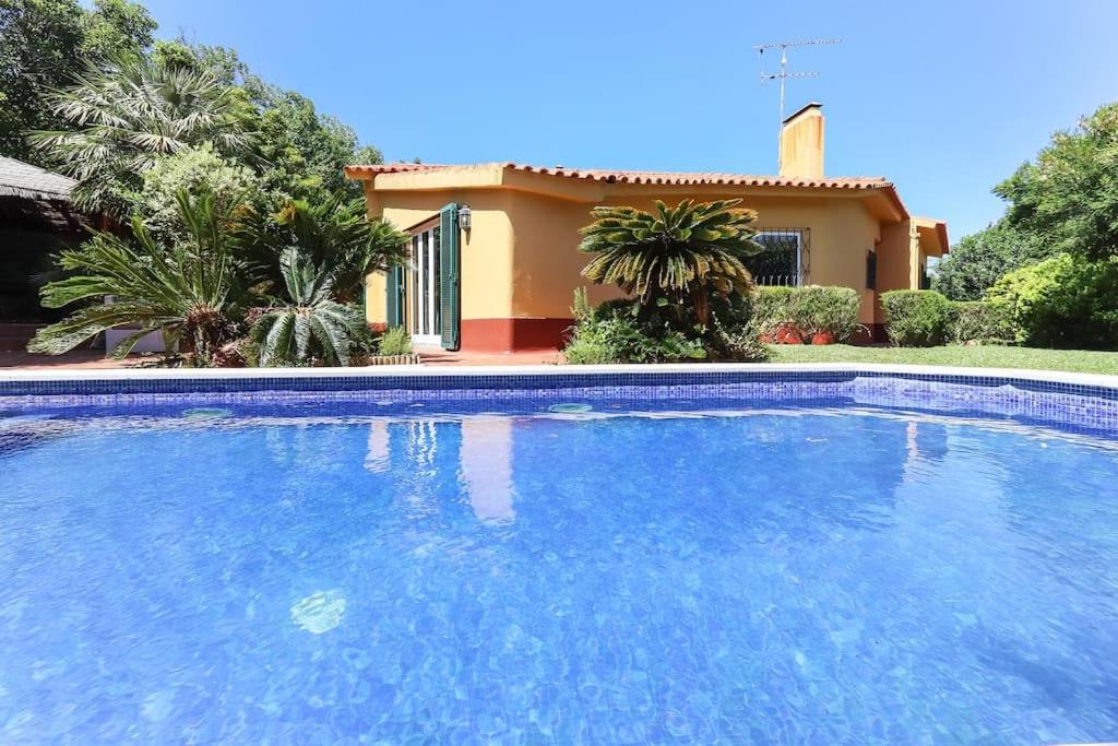 Villa Bunga - Beautiful Villa with Swimming Pool view 3