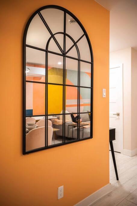 Vibrant 3BR Suite, Backyard, near metro and Free Parking