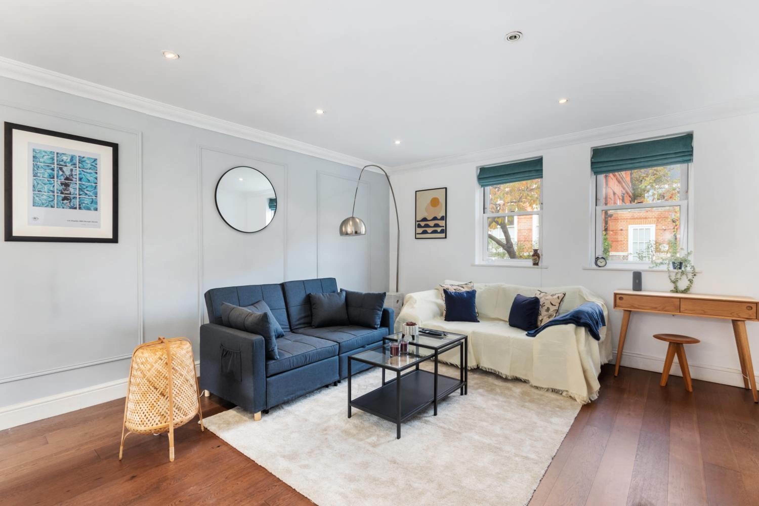House with Private Parking close to Borough Market & Tower Bridge!
