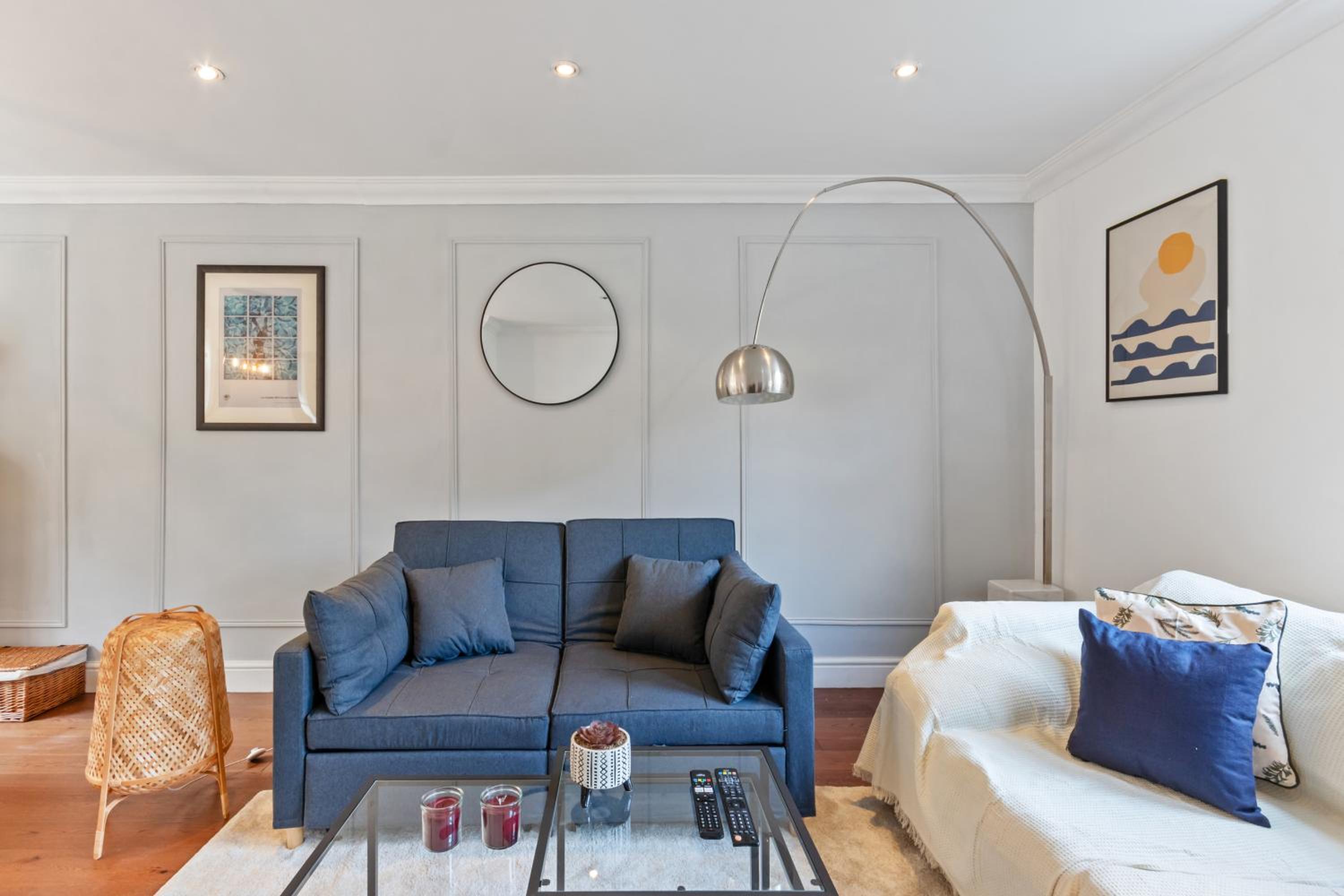 House with Private Parking close to Borough Market & Tower Bridge!